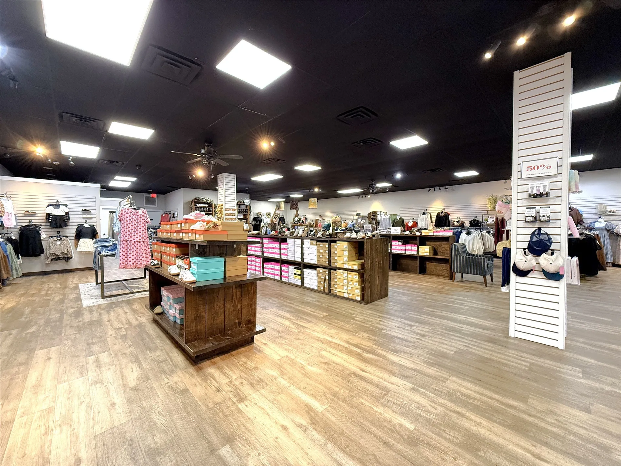 Retail For Sale in Hopkins County , 118 Main Street, Sulphur Springs, Texas 75482, 0, 0, Garage spaces, 0 Sqft, built in 2019, mls#21398716, Real Estate Agent in Sulphur Springs, Homes For Sale in Hopkins county, Homes For Sale in Sulphur Springs, Realtor in Sulphur Springs Texas, Real Estate Brokerage Independent Realty Texas, Luminita Cordes Realtor