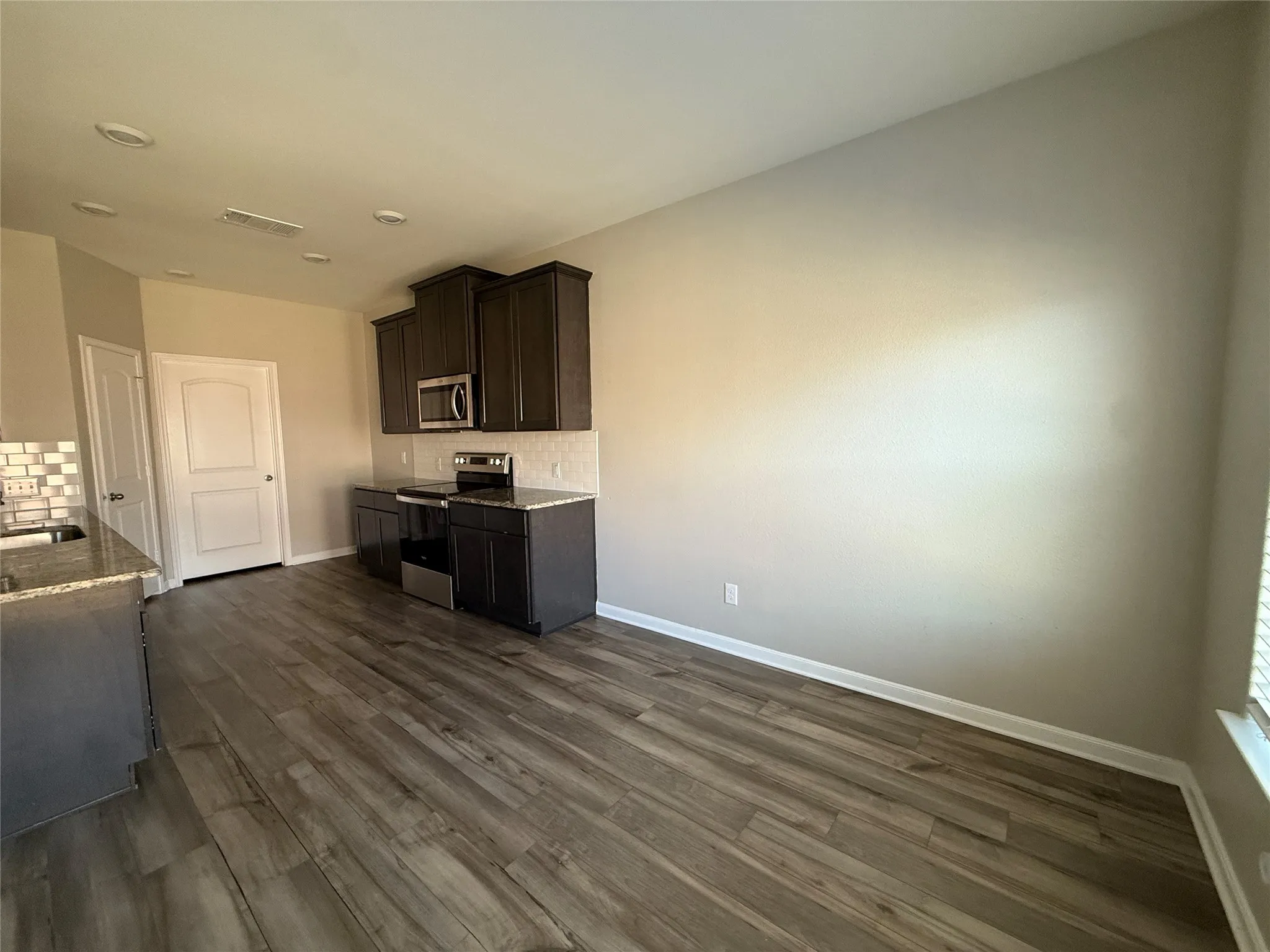 Single Family Residence For Rent in Collin County , 268 Honeysuckle Lane, Princeton, Texas 75407, 4 Bedroom, 3 Bathroom, 2 Garage spaces, 2,191 Sqft, built in 2021, mls#21400179, Real Estate Agent in Princeton, Homes For Rent in Collin county, Homes For Rent in Princeton, Realtor in Princeton Texas, Real Estate Brokerage Independent Realty Texas, Luminita Cordes Realtor