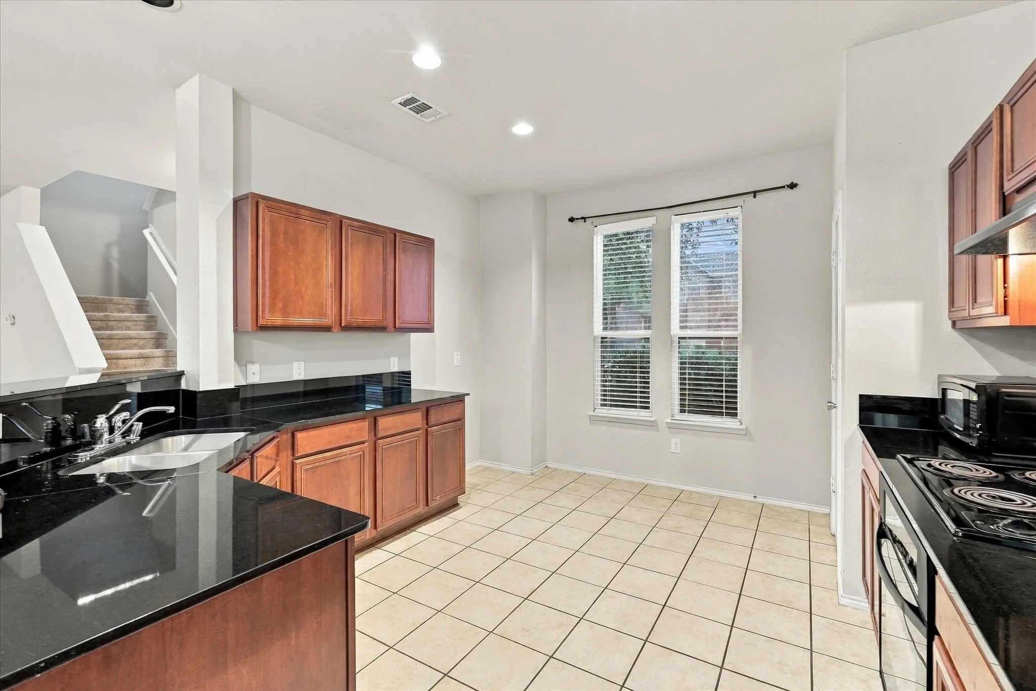 Single Family Residence For Sale in Collin County , 7105 Cotton Seed Drive, Mc Kinney, Texas 75070, 3 Bedroom, 3 Bathroom, 2 Garage spaces, 1,664 Sqft, built in 2007, mls#21400171, Real Estate Agent in Mc Kinney, Homes For Sale in Collin county, Homes For Sale in Mc Kinney, Realtor in Mc Kinney Texas, Real Estate Brokerage Independent Realty Texas, Luminita Cordes Realtor