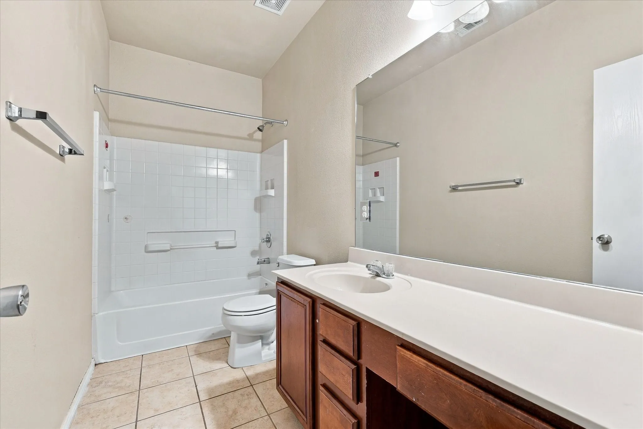 Single Family Residence For Sale in Collin County , 7105 Cotton Seed Drive, Mc Kinney, Texas 75070, 3 Bedroom, 3 Bathroom, 2 Garage spaces, 1,664 Sqft, built in 2007, mls#21400171, Real Estate Agent in Mc Kinney, Homes For Sale in Collin county, Homes For Sale in Mc Kinney, Realtor in Mc Kinney Texas, Real Estate Brokerage Independent Realty Texas, Luminita Cordes Realtor