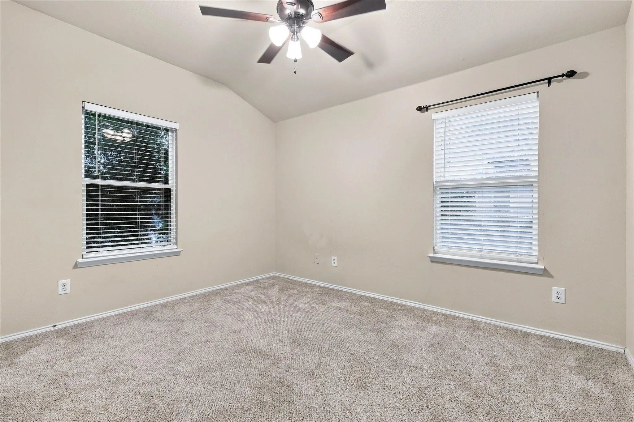 Single Family Residence For Sale in Collin County , 7105 Cotton Seed Drive, Mc Kinney, Texas 75070, 3 Bedroom, 3 Bathroom, 2 Garage spaces, 1,664 Sqft, built in 2007, mls#21400171, Real Estate Agent in Mc Kinney, Homes For Sale in Collin county, Homes For Sale in Mc Kinney, Realtor in Mc Kinney Texas, Real Estate Brokerage Independent Realty Texas, Luminita Cordes Realtor