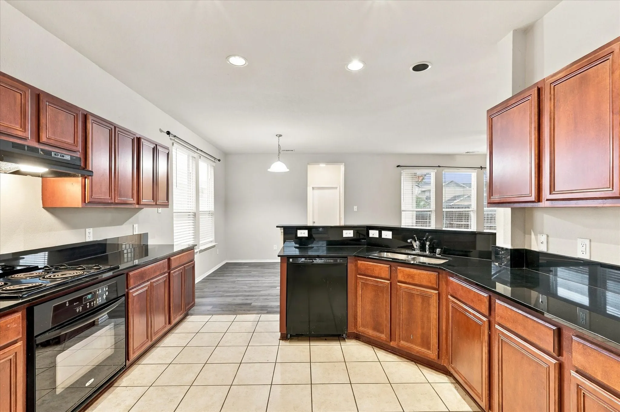 Single Family Residence For Sale in Collin County , 7105 Cotton Seed Drive, Mc Kinney, Texas 75070, 3 Bedroom, 3 Bathroom, 2 Garage spaces, 1,664 Sqft, built in 2007, mls#21400171, Real Estate Agent in Mc Kinney, Homes For Sale in Collin county, Homes For Sale in Mc Kinney, Realtor in Mc Kinney Texas, Real Estate Brokerage Independent Realty Texas, Luminita Cordes Realtor