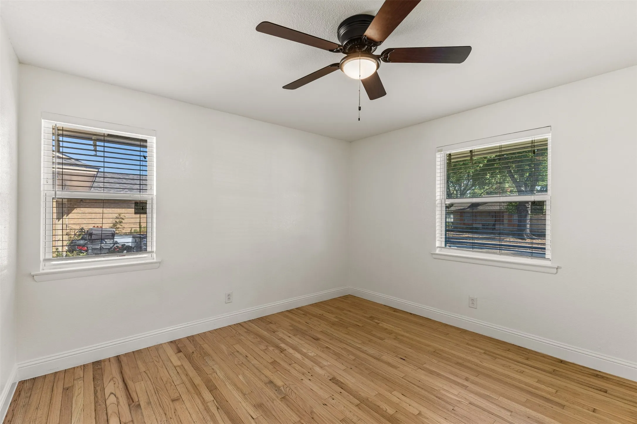 Single Family Residence For Sale in Dallas County , 2413 Cardinal Lane, Garland, Texas 75042, 3 Bedroom, 2 Bathroom, 2 Garage spaces, 1,363 Sqft, built in 1960, mls#21400184, Real Estate Agent in Garland, Homes For Sale in Dallas county, Homes For Sale in Garland, Realtor in Garland Texas, Real Estate Brokerage Independent Realty Texas, Luminita Cordes Realtor