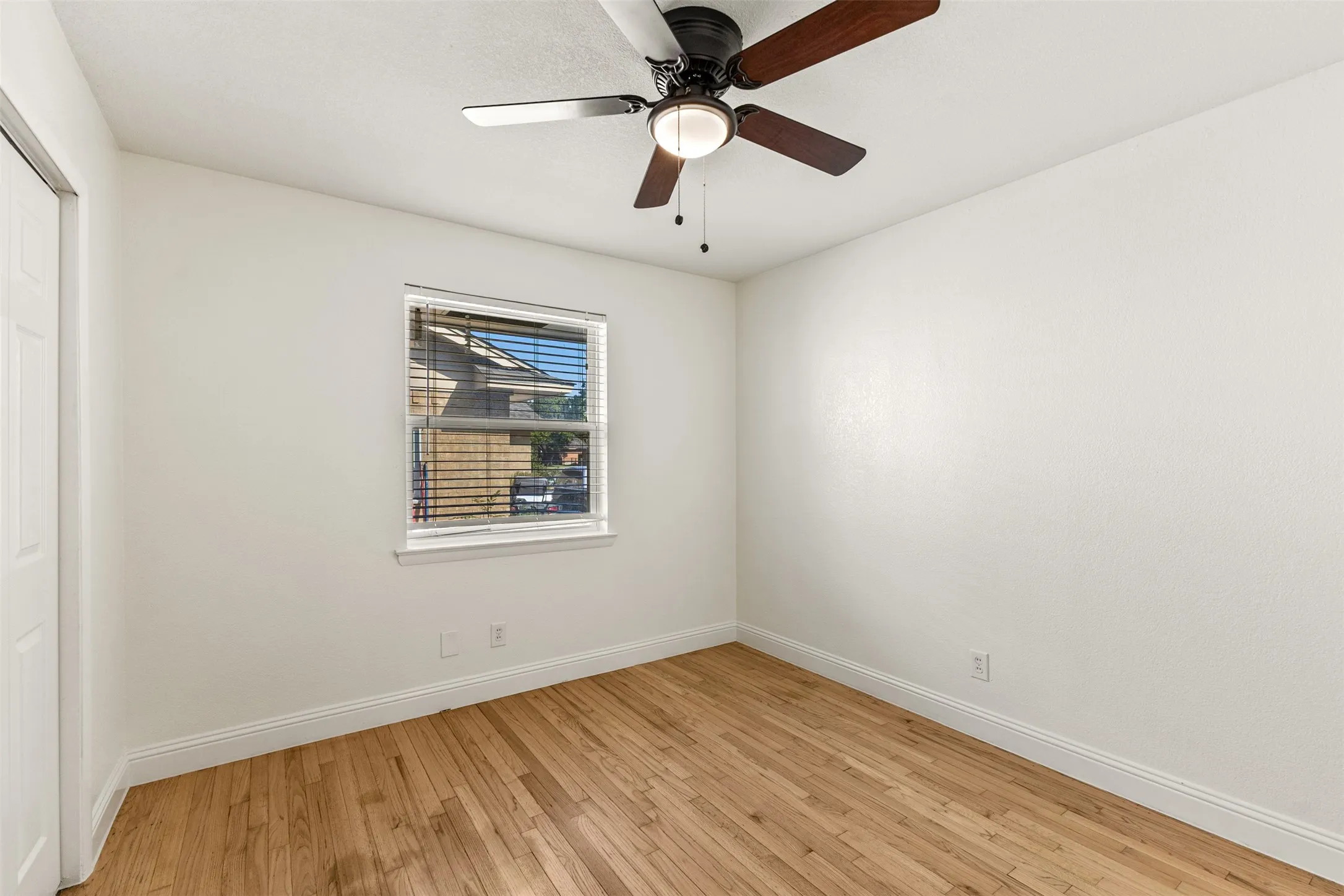 Single Family Residence For Sale in Dallas County , 2413 Cardinal Lane, Garland, Texas 75042, 3 Bedroom, 2 Bathroom, 2 Garage spaces, 1,363 Sqft, built in 1960, mls#21400184, Real Estate Agent in Garland, Homes For Sale in Dallas county, Homes For Sale in Garland, Realtor in Garland Texas, Real Estate Brokerage Independent Realty Texas, Luminita Cordes Realtor