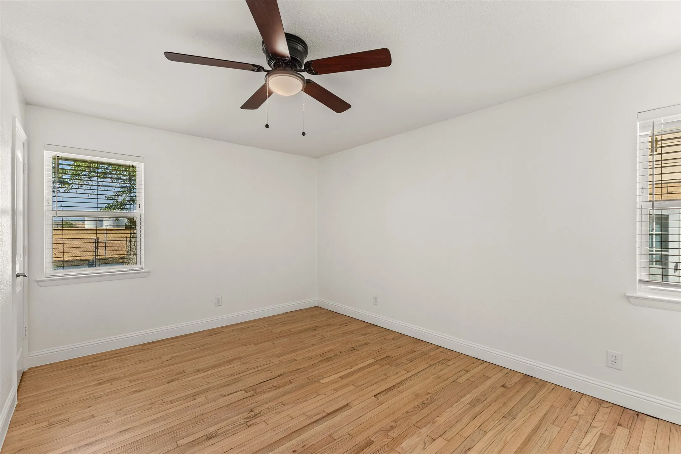 Single Family Residence For Sale in Dallas County , 2413 Cardinal Lane, Garland, Texas 75042, 3 Bedroom, 2 Bathroom, 2 Garage spaces, 1,363 Sqft, built in 1960, mls#21400184, Real Estate Agent in Garland, Homes For Sale in Dallas county, Homes For Sale in Garland, Realtor in Garland Texas, Real Estate Brokerage Independent Realty Texas, Luminita Cordes Realtor