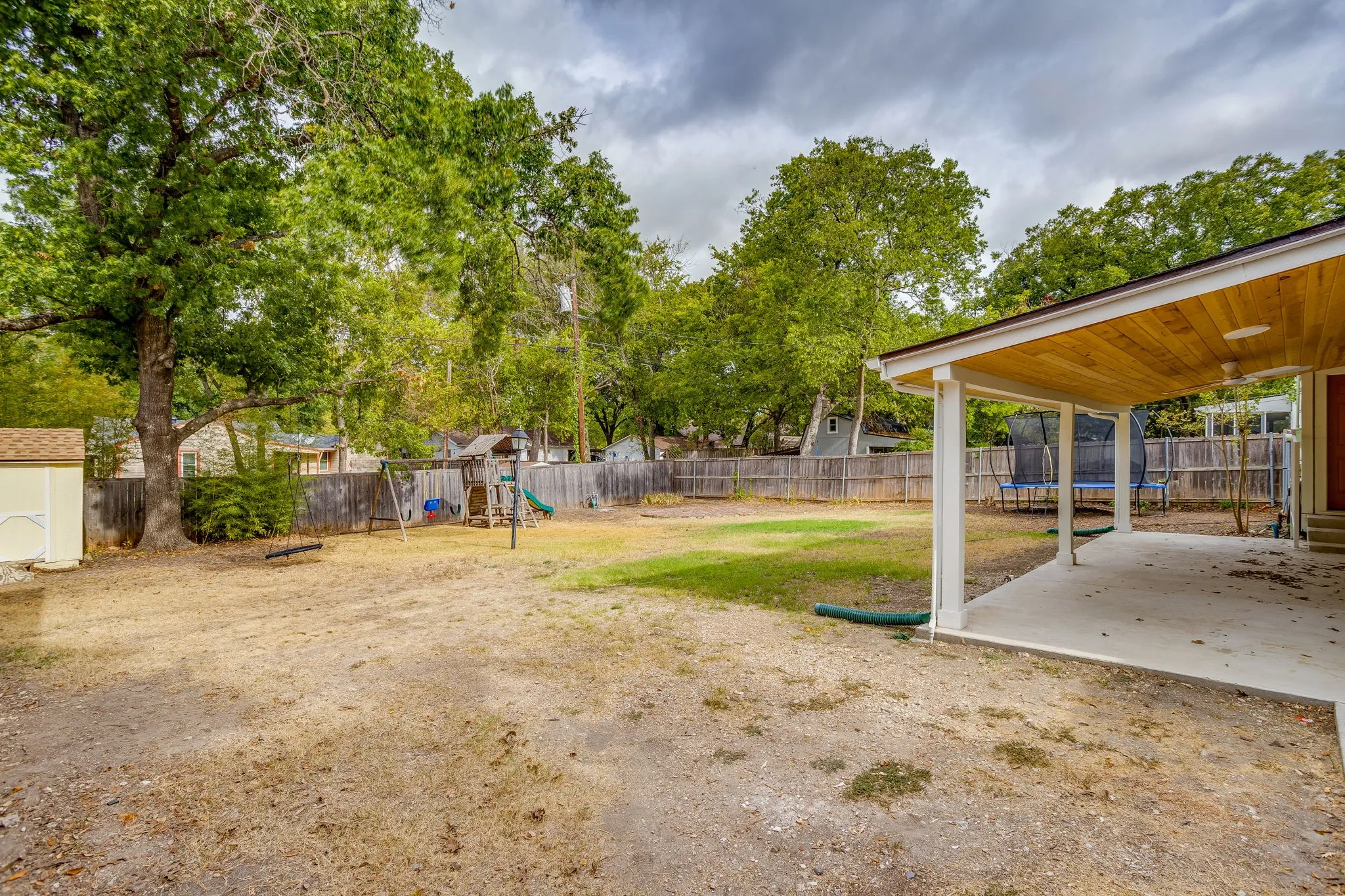 Single Family Residence For Sale in Ellis County , 303 Harbin Avenue, Waxahachie, Texas 75165, 3 Bedroom, 1 Bathroom, Garage spaces, 1,644 Sqft, built in 1956, mls#21392890, Real Estate Agent in Waxahachie, Homes For Sale in Ellis county, Homes For Sale in Waxahachie, Realtor in Waxahachie Texas, Real Estate Brokerage Independent Realty Texas, Luminita Cordes Realtor