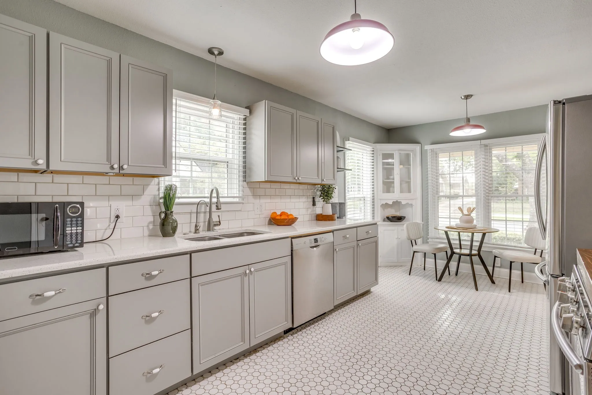 Single Family Residence For Sale in Ellis County , 303 Harbin Avenue, Waxahachie, Texas 75165, 3 Bedroom, 1 Bathroom, Garage spaces, 1,644 Sqft, built in 1956, mls#21392890, Real Estate Agent in Waxahachie, Homes For Sale in Ellis county, Homes For Sale in Waxahachie, Realtor in Waxahachie Texas, Real Estate Brokerage Independent Realty Texas, Luminita Cordes Realtor
