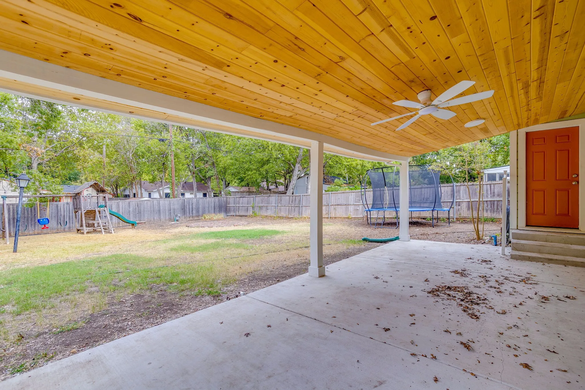 Single Family Residence For Sale in Ellis County , 303 Harbin Avenue, Waxahachie, Texas 75165, 3 Bedroom, 1 Bathroom, Garage spaces, 1,644 Sqft, built in 1956, mls#21392890, Real Estate Agent in Waxahachie, Homes For Sale in Ellis county, Homes For Sale in Waxahachie, Realtor in Waxahachie Texas, Real Estate Brokerage Independent Realty Texas, Luminita Cordes Realtor