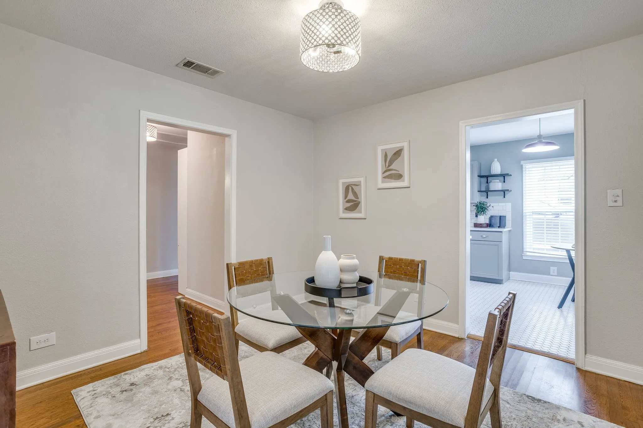 Single Family Residence For Sale in Ellis County , 303 Harbin Avenue, Waxahachie, Texas 75165, 3 Bedroom, 1 Bathroom, Garage spaces, 1,644 Sqft, built in 1956, mls#21392890, Real Estate Agent in Waxahachie, Homes For Sale in Ellis county, Homes For Sale in Waxahachie, Realtor in Waxahachie Texas, Real Estate Brokerage Independent Realty Texas, Luminita Cordes Realtor