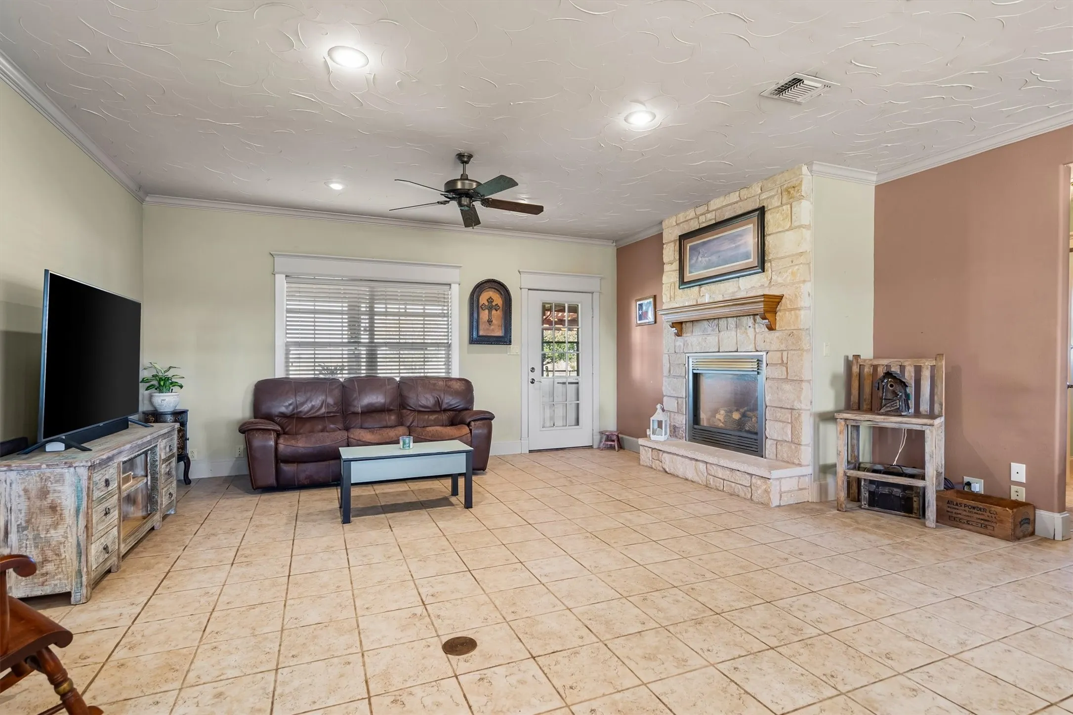 Single Family Residence For Sale in Grayson County , 1233 Fm 901, Collinsville, Texas 76233, 3 Bedroom, 2 Bathroom, 2 Garage spaces, 1,788 Sqft, built in 2003, mls#21399608, Real Estate Agent in Collinsville, Homes For Sale in Grayson county, Homes For Sale in Collinsville, Realtor in Collinsville Texas, Real Estate Brokerage Independent Realty Texas, Luminita Cordes Realtor