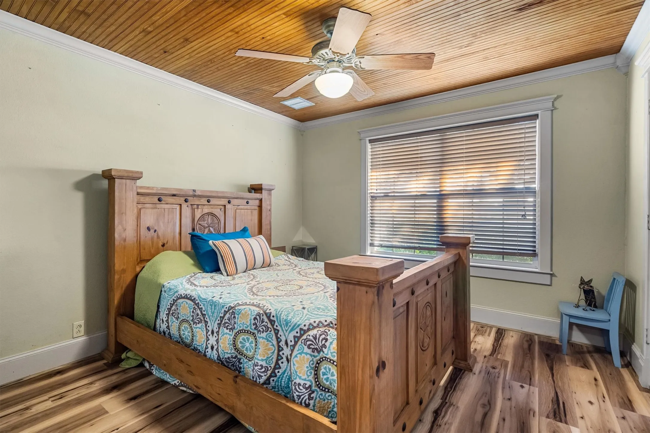 Single Family Residence For Sale in Grayson County , 1233 Fm 901, Collinsville, Texas 76233, 3 Bedroom, 2 Bathroom, 2 Garage spaces, 1,788 Sqft, built in 2003, mls#21399608, Real Estate Agent in Collinsville, Homes For Sale in Grayson county, Homes For Sale in Collinsville, Realtor in Collinsville Texas, Real Estate Brokerage Independent Realty Texas, Luminita Cordes Realtor