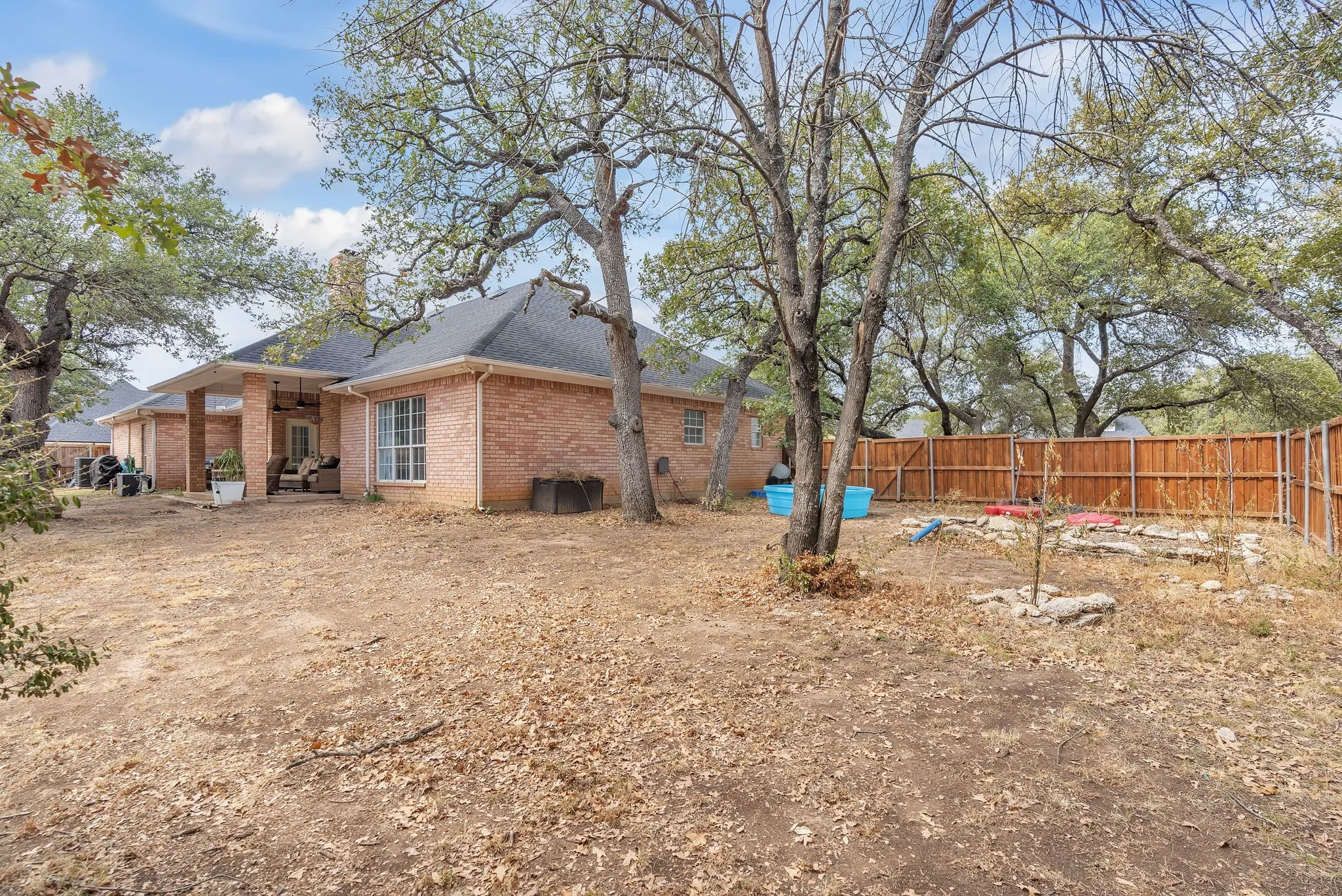 Single Family Residence For Sale in Tarrant County , 128 Lakeside Oaks Circle, Lakeside, Texas 76135, 3 Bedroom, 2 Bathroom, 2 Garage spaces, 2,513 Sqft, built in 1994, mls#21399828, Real Estate Agent in Lakeside, Homes For Sale in Tarrant county, Homes For Sale in Lakeside, Realtor in Lakeside Texas, Real Estate Brokerage Independent Realty Texas, Luminita Cordes Realtor