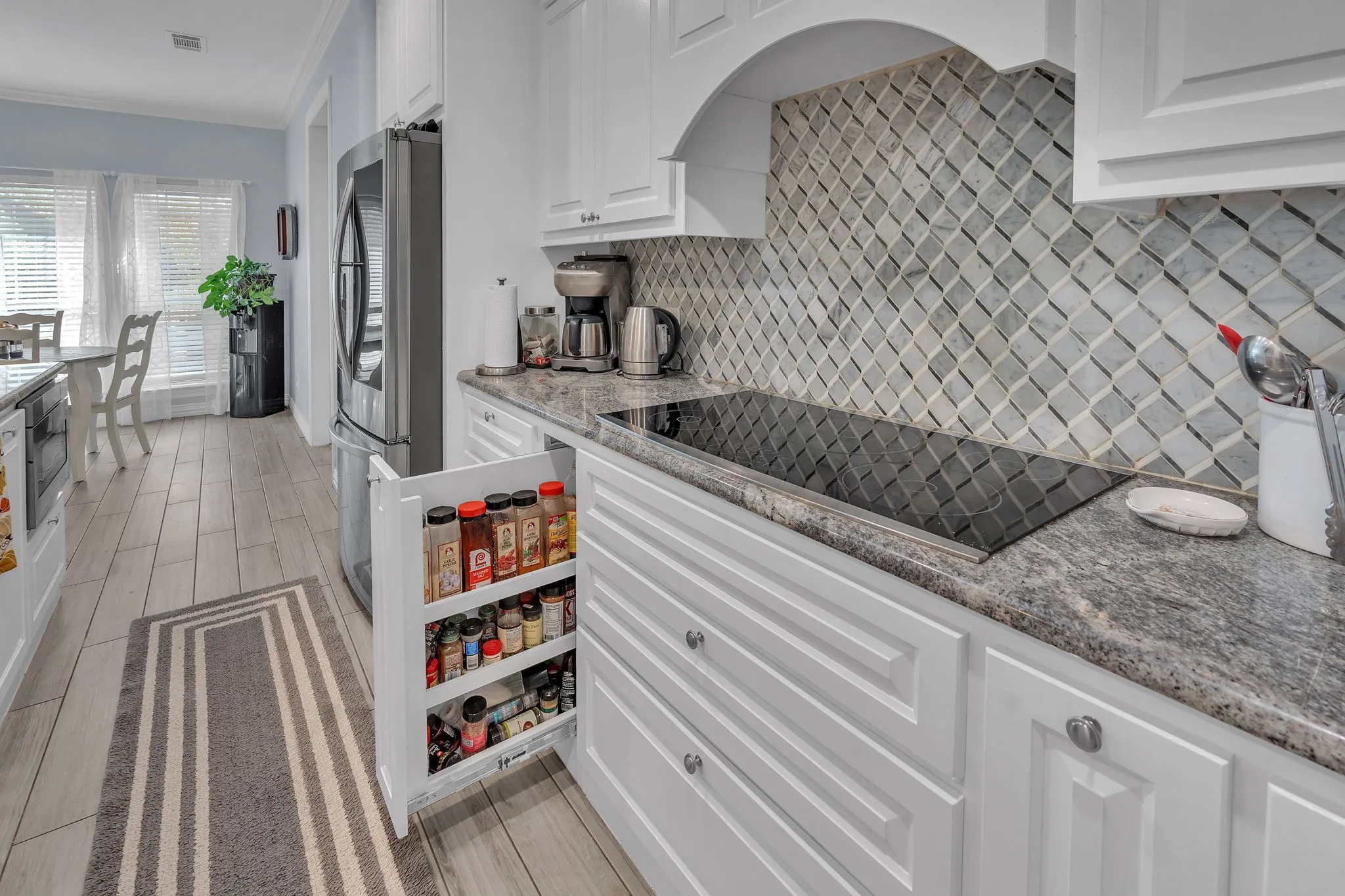 Single Family Residence For Sale in Tarrant County , 128 Lakeside Oaks Circle, Lakeside, Texas 76135, 3 Bedroom, 2 Bathroom, 2 Garage spaces, 2,513 Sqft, built in 1994, mls#21399828, Real Estate Agent in Lakeside, Homes For Sale in Tarrant county, Homes For Sale in Lakeside, Realtor in Lakeside Texas, Real Estate Brokerage Independent Realty Texas, Luminita Cordes Realtor