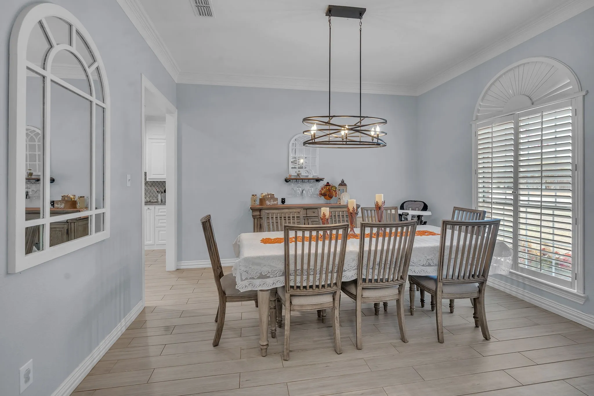 Single Family Residence For Sale in Tarrant County , 128 Lakeside Oaks Circle, Lakeside, Texas 76135, 3 Bedroom, 2 Bathroom, 2 Garage spaces, 2,513 Sqft, built in 1994, mls#21399828, Real Estate Agent in Lakeside, Homes For Sale in Tarrant county, Homes For Sale in Lakeside, Realtor in Lakeside Texas, Real Estate Brokerage Independent Realty Texas, Luminita Cordes Realtor