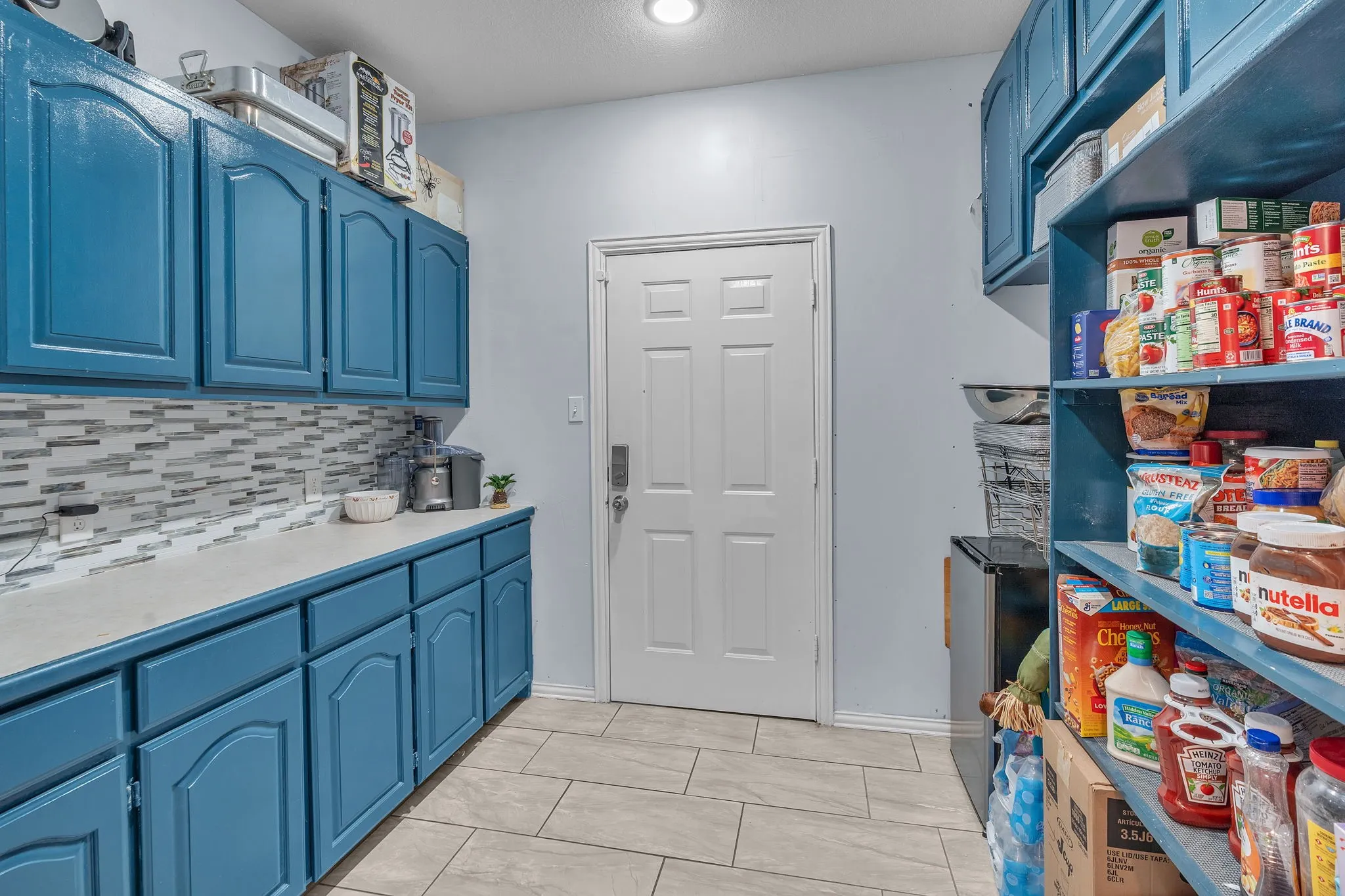 Single Family Residence For Sale in Tarrant County , 128 Lakeside Oaks Circle, Lakeside, Texas 76135, 3 Bedroom, 2 Bathroom, 2 Garage spaces, 2,513 Sqft, built in 1994, mls#21399828, Real Estate Agent in Lakeside, Homes For Sale in Tarrant county, Homes For Sale in Lakeside, Realtor in Lakeside Texas, Real Estate Brokerage Independent Realty Texas, Luminita Cordes Realtor