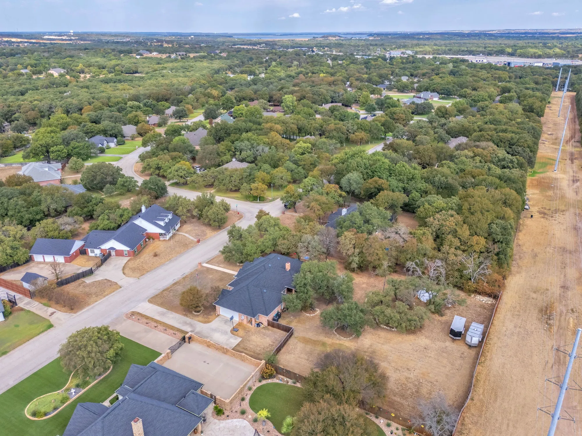 Single Family Residence For Sale in Tarrant County , 128 Lakeside Oaks Circle, Lakeside, Texas 76135, 3 Bedroom, 2 Bathroom, 2 Garage spaces, 2,513 Sqft, built in 1994, mls#21399828, Real Estate Agent in Lakeside, Homes For Sale in Tarrant county, Homes For Sale in Lakeside, Realtor in Lakeside Texas, Real Estate Brokerage Independent Realty Texas, Luminita Cordes Realtor
