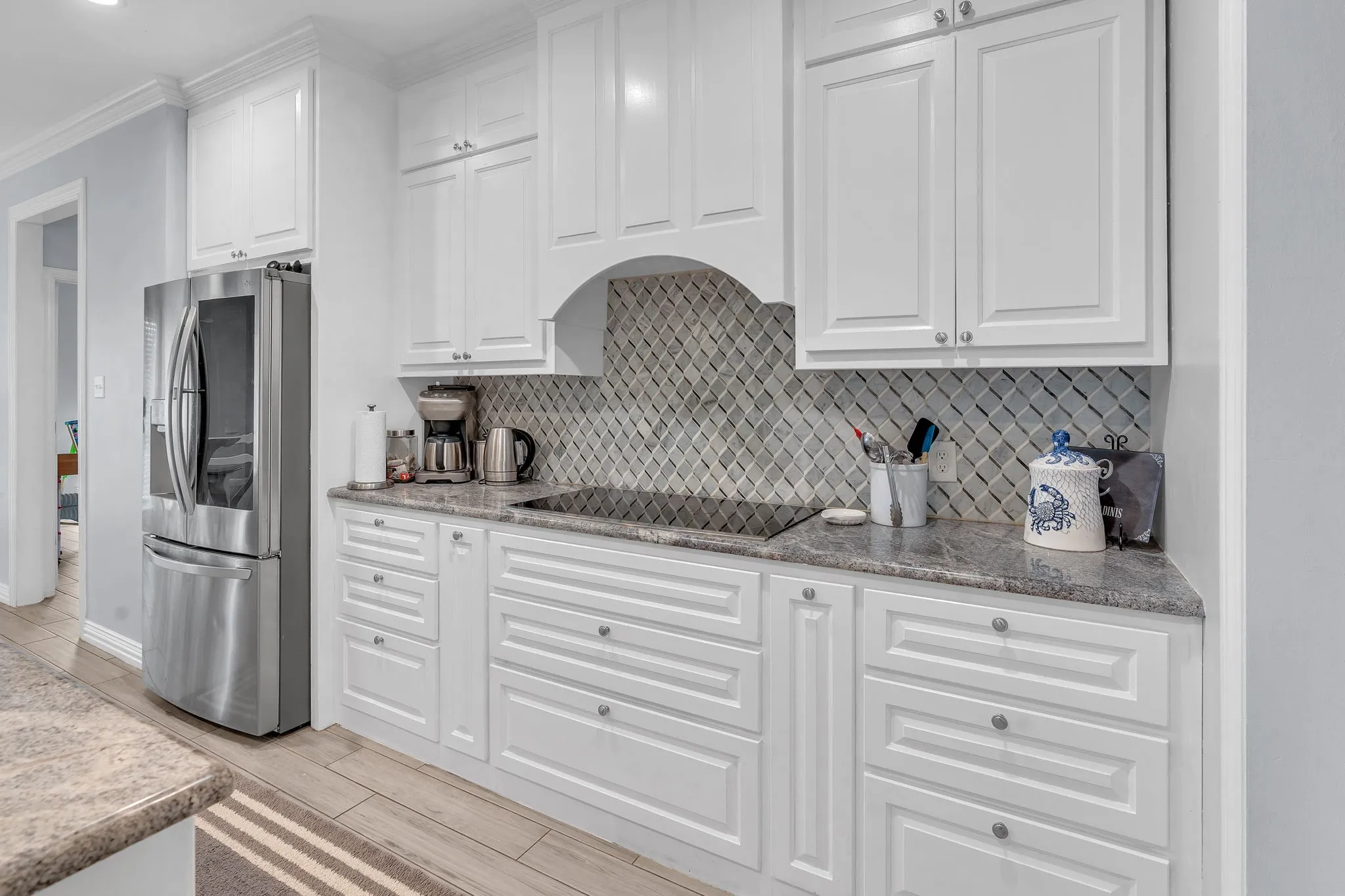 Single Family Residence For Sale in Tarrant County , 128 Lakeside Oaks Circle, Lakeside, Texas 76135, 3 Bedroom, 2 Bathroom, 2 Garage spaces, 2,513 Sqft, built in 1994, mls#21399828, Real Estate Agent in Lakeside, Homes For Sale in Tarrant county, Homes For Sale in Lakeside, Realtor in Lakeside Texas, Real Estate Brokerage Independent Realty Texas, Luminita Cordes Realtor