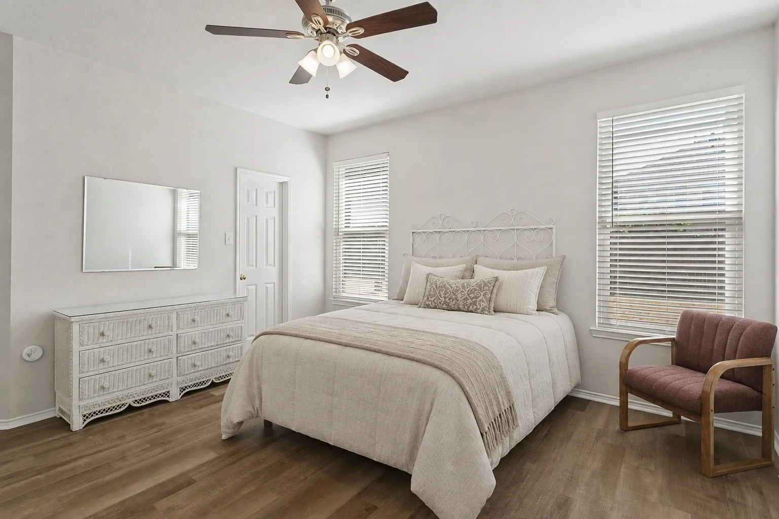 Single Family Residence For Sale in Tarrant County , 8405 Ram Ridge Road, Fort Worth, Texas 76137, 3 Bedroom, 2 Bathroom, 2 Garage spaces, 1,560 Sqft, built in 2001, mls#21400125, Real Estate Agent in Fort Worth, Homes For Sale in Tarrant county, Homes For Sale in Fort Worth, Realtor in Fort Worth Texas, Real Estate Brokerage Independent Realty Texas, Luminita Cordes Realtor