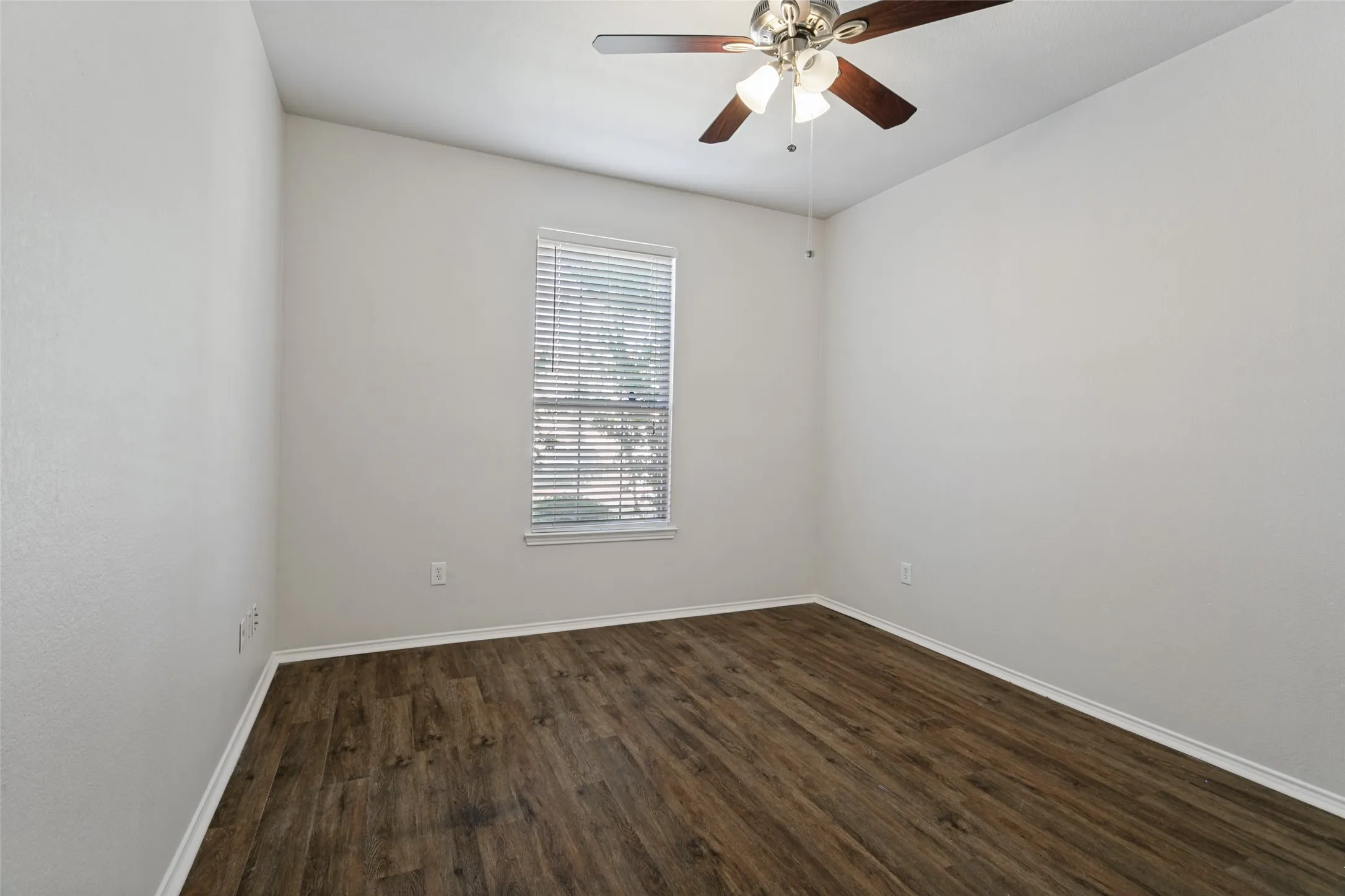 Single Family Residence For Sale in Tarrant County , 8405 Ram Ridge Road, Fort Worth, Texas 76137, 3 Bedroom, 2 Bathroom, 2 Garage spaces, 1,560 Sqft, built in 2001, mls#21400125, Real Estate Agent in Fort Worth, Homes For Sale in Tarrant county, Homes For Sale in Fort Worth, Realtor in Fort Worth Texas, Real Estate Brokerage Independent Realty Texas, Luminita Cordes Realtor