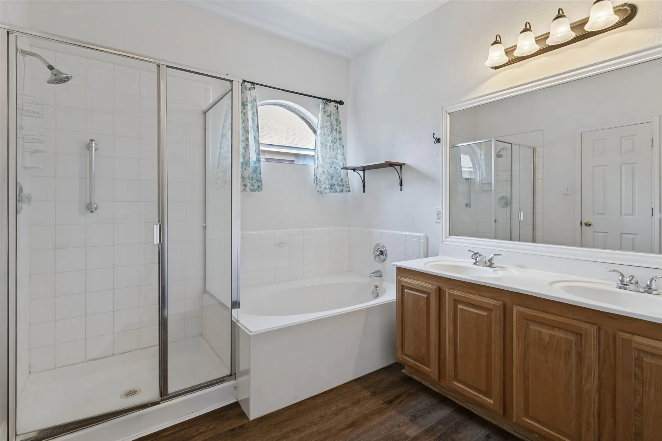 Single Family Residence For Sale in Tarrant County , 8405 Ram Ridge Road, Fort Worth, Texas 76137, 3 Bedroom, 2 Bathroom, 2 Garage spaces, 1,560 Sqft, built in 2001, mls#21400125, Real Estate Agent in Fort Worth, Homes For Sale in Tarrant county, Homes For Sale in Fort Worth, Realtor in Fort Worth Texas, Real Estate Brokerage Independent Realty Texas, Luminita Cordes Realtor