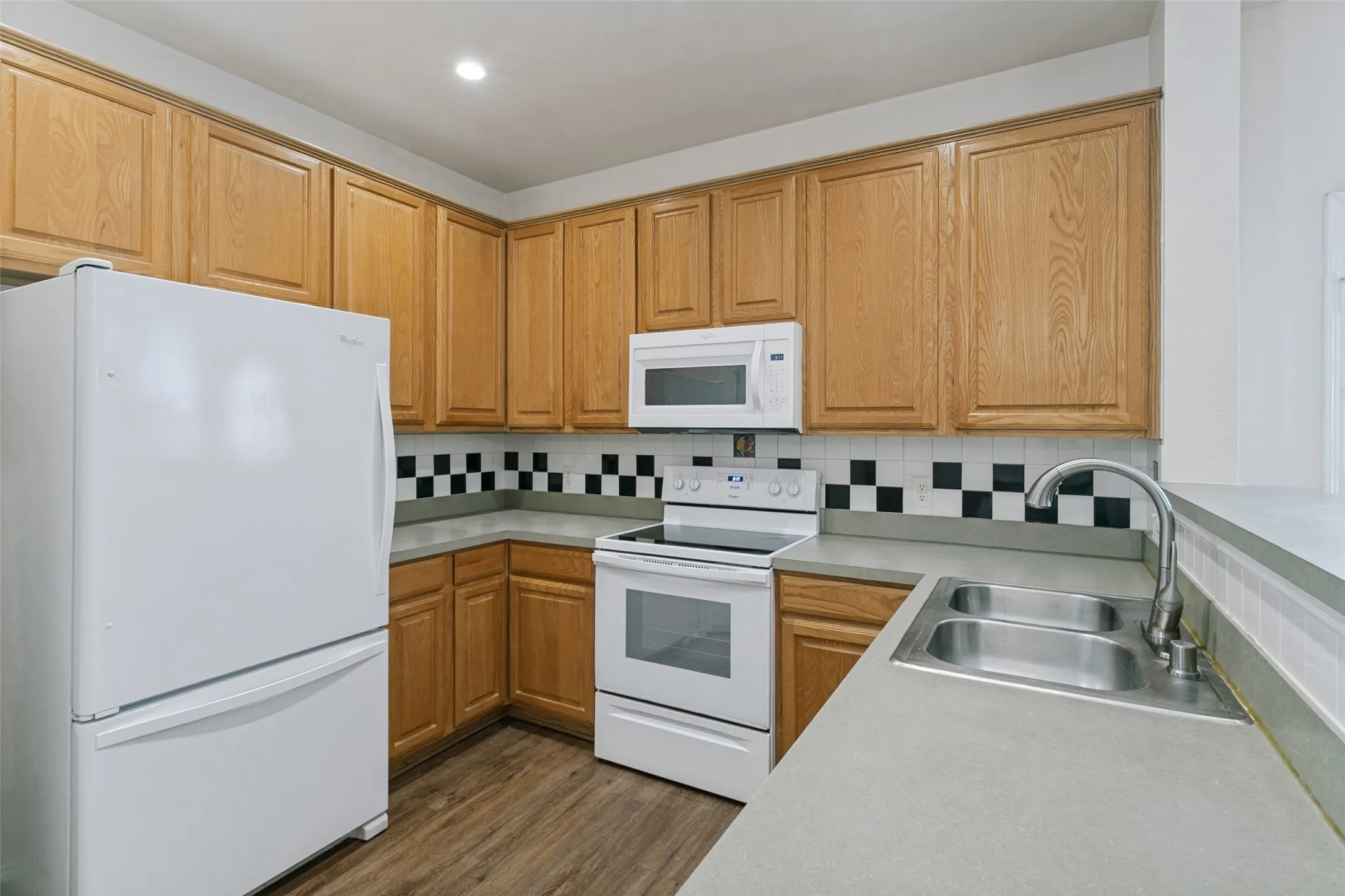 Single Family Residence For Sale in Tarrant County , 8405 Ram Ridge Road, Fort Worth, Texas 76137, 3 Bedroom, 2 Bathroom, 2 Garage spaces, 1,560 Sqft, built in 2001, mls#21400125, Real Estate Agent in Fort Worth, Homes For Sale in Tarrant county, Homes For Sale in Fort Worth, Realtor in Fort Worth Texas, Real Estate Brokerage Independent Realty Texas, Luminita Cordes Realtor
