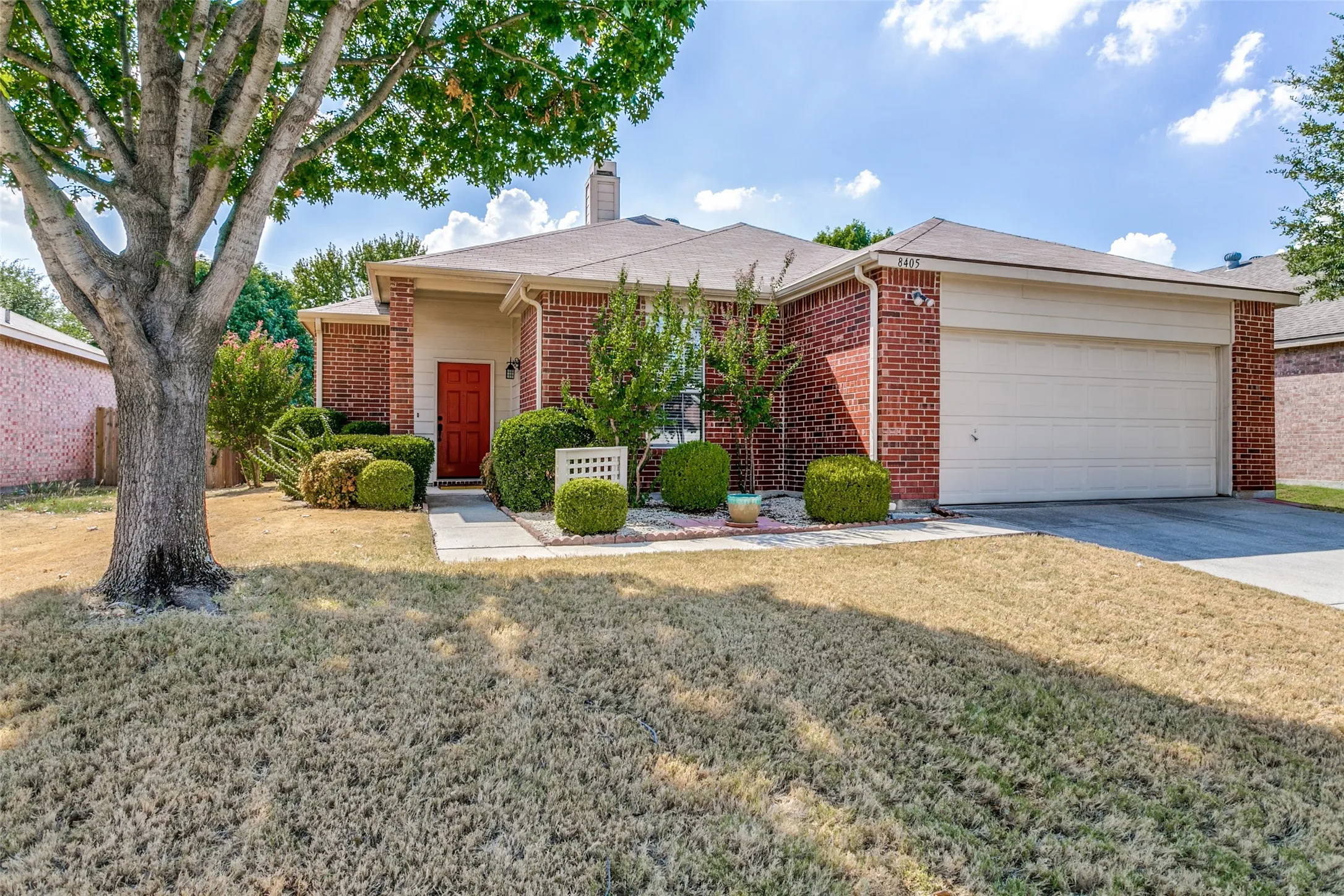 Single Family Residence For Sale in Tarrant County , 8405 Ram Ridge Road, Fort Worth, Texas 76137, 3 Bedroom, 2 Bathroom, 2 Garage spaces, 1,560 Sqft, built in 2001, mls#21400125, Real Estate Agent in Fort Worth, Homes For Sale in Tarrant county, Homes For Sale in Fort Worth, Realtor in Fort Worth Texas, Real Estate Brokerage Independent Realty Texas, Luminita Cordes Realtor