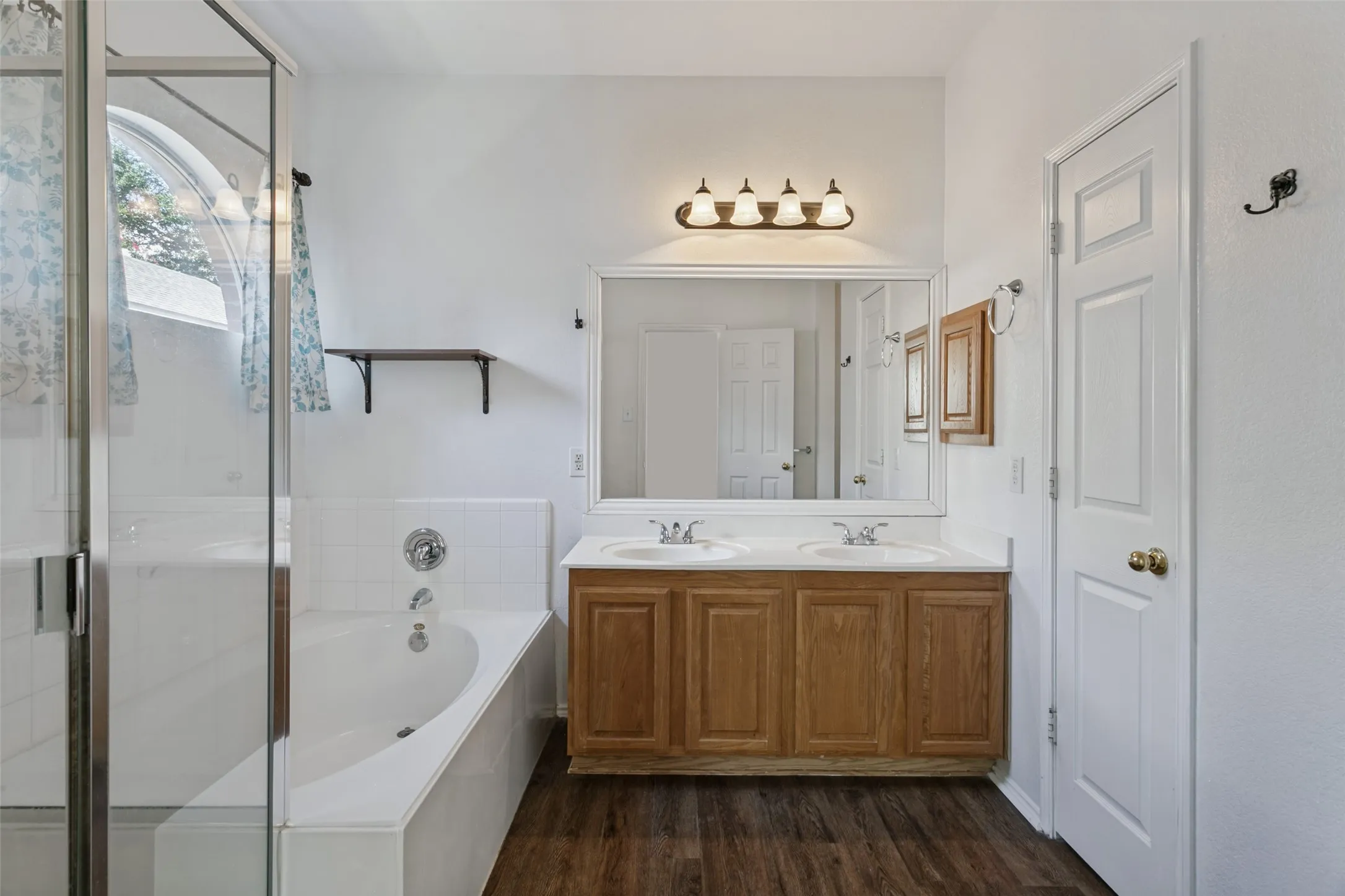 Single Family Residence For Sale in Tarrant County , 8405 Ram Ridge Road, Fort Worth, Texas 76137, 3 Bedroom, 2 Bathroom, 2 Garage spaces, 1,560 Sqft, built in 2001, mls#21400125, Real Estate Agent in Fort Worth, Homes For Sale in Tarrant county, Homes For Sale in Fort Worth, Realtor in Fort Worth Texas, Real Estate Brokerage Independent Realty Texas, Luminita Cordes Realtor