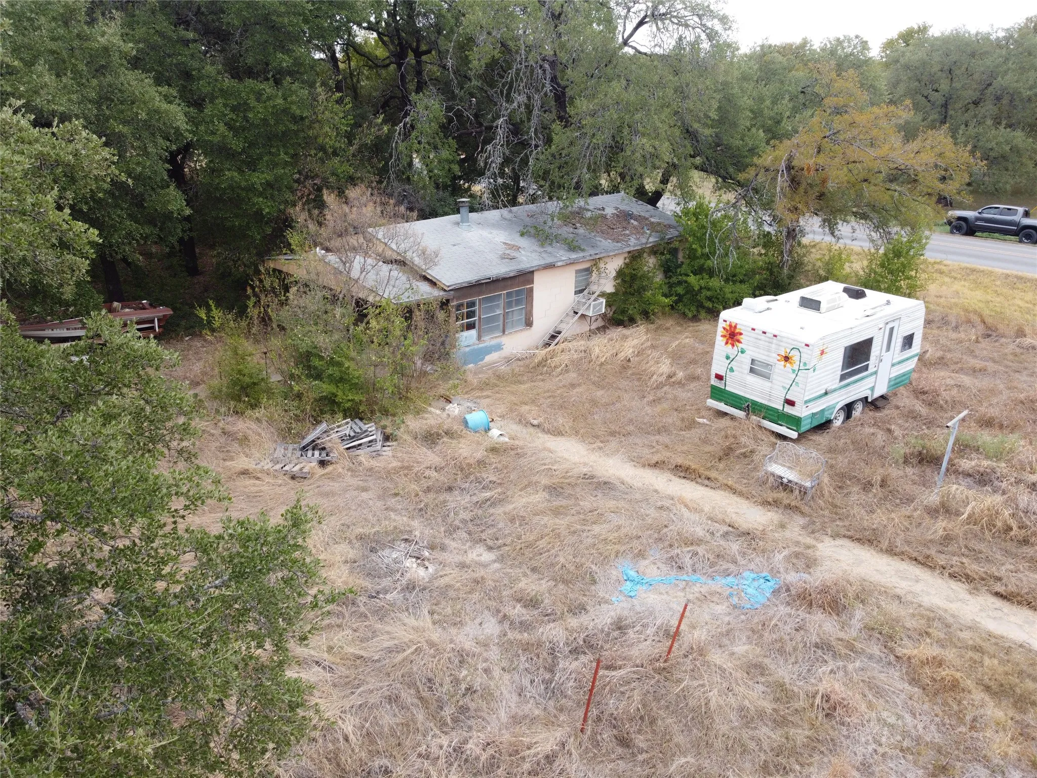 Single Family Residence For Sale in Bosque County , 212 County Road 1746, Clifton, Texas 76634, 1 Bedroom, 0, Garage spaces, 1,260 Sqft, built in 1965, mls#21400201, Real Estate Agent in Clifton, Homes For Sale in Bosque county, Homes For Sale in Clifton, Realtor in Clifton Texas, Real Estate Brokerage Independent Realty Texas, Luminita Cordes Realtor
