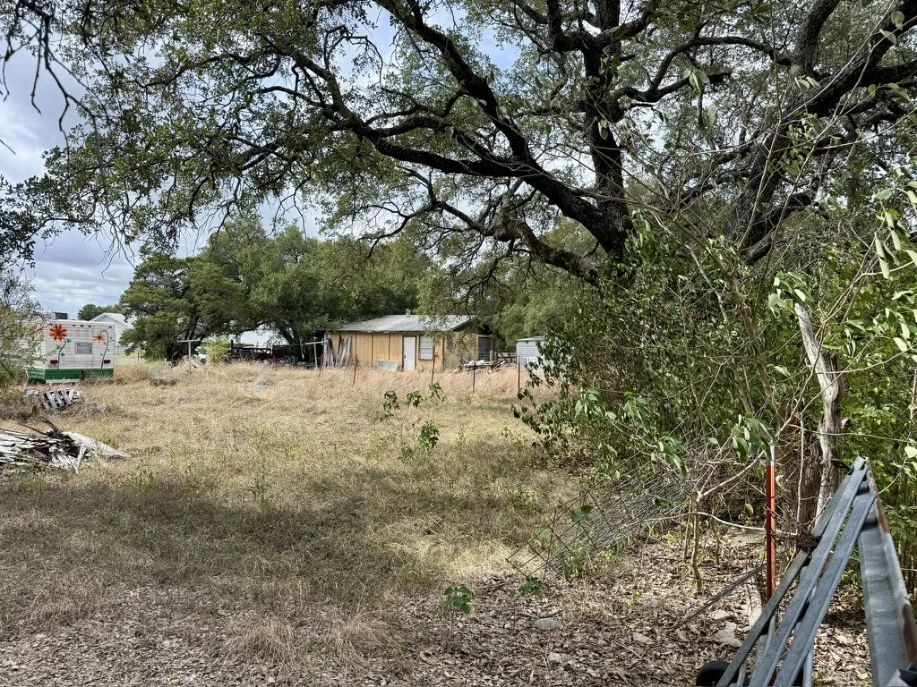 Single Family Residence For Sale in Bosque County , 212 County Road 1746, Clifton, Texas 76634, 1 Bedroom, 0, Garage spaces, 1,260 Sqft, built in 1965, mls#21400201, Real Estate Agent in Clifton, Homes For Sale in Bosque county, Homes For Sale in Clifton, Realtor in Clifton Texas, Real Estate Brokerage Independent Realty Texas, Luminita Cordes Realtor