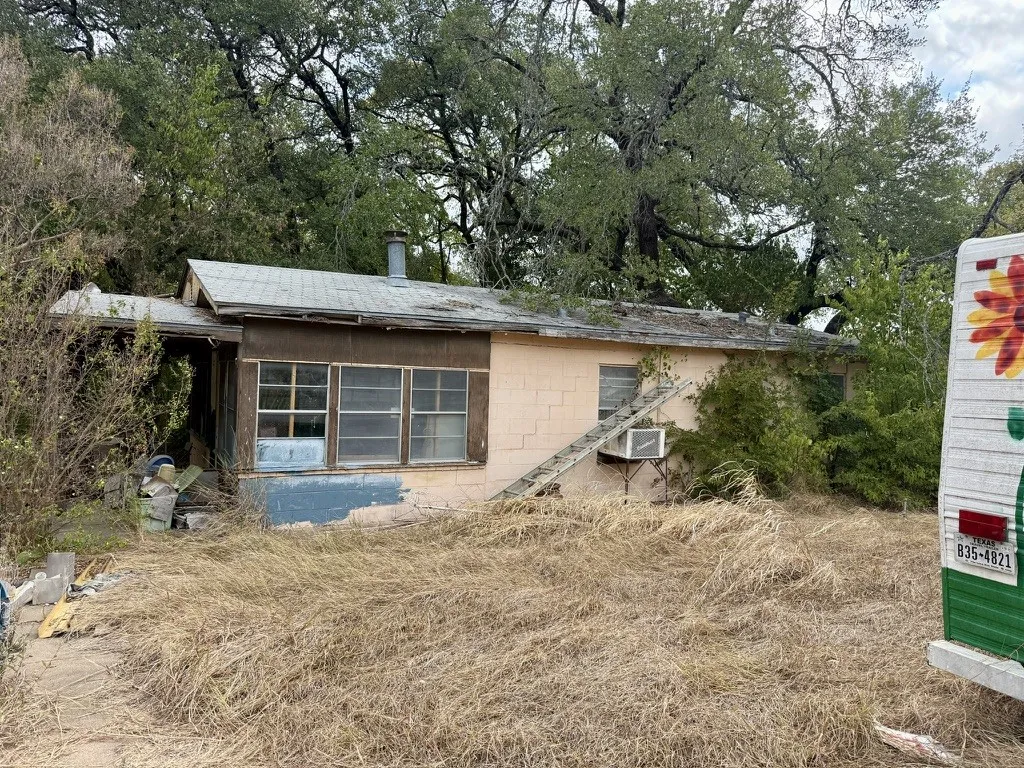 Single Family Residence For Sale in Bosque County , 212 County Road 1746, Clifton, Texas 76634, 1 Bedroom, 0, Garage spaces, 1,260 Sqft, built in 1965, mls#21400201, Real Estate Agent in Clifton, Homes For Sale in Bosque county, Homes For Sale in Clifton, Realtor in Clifton Texas, Real Estate Brokerage Independent Realty Texas, Luminita Cordes Realtor