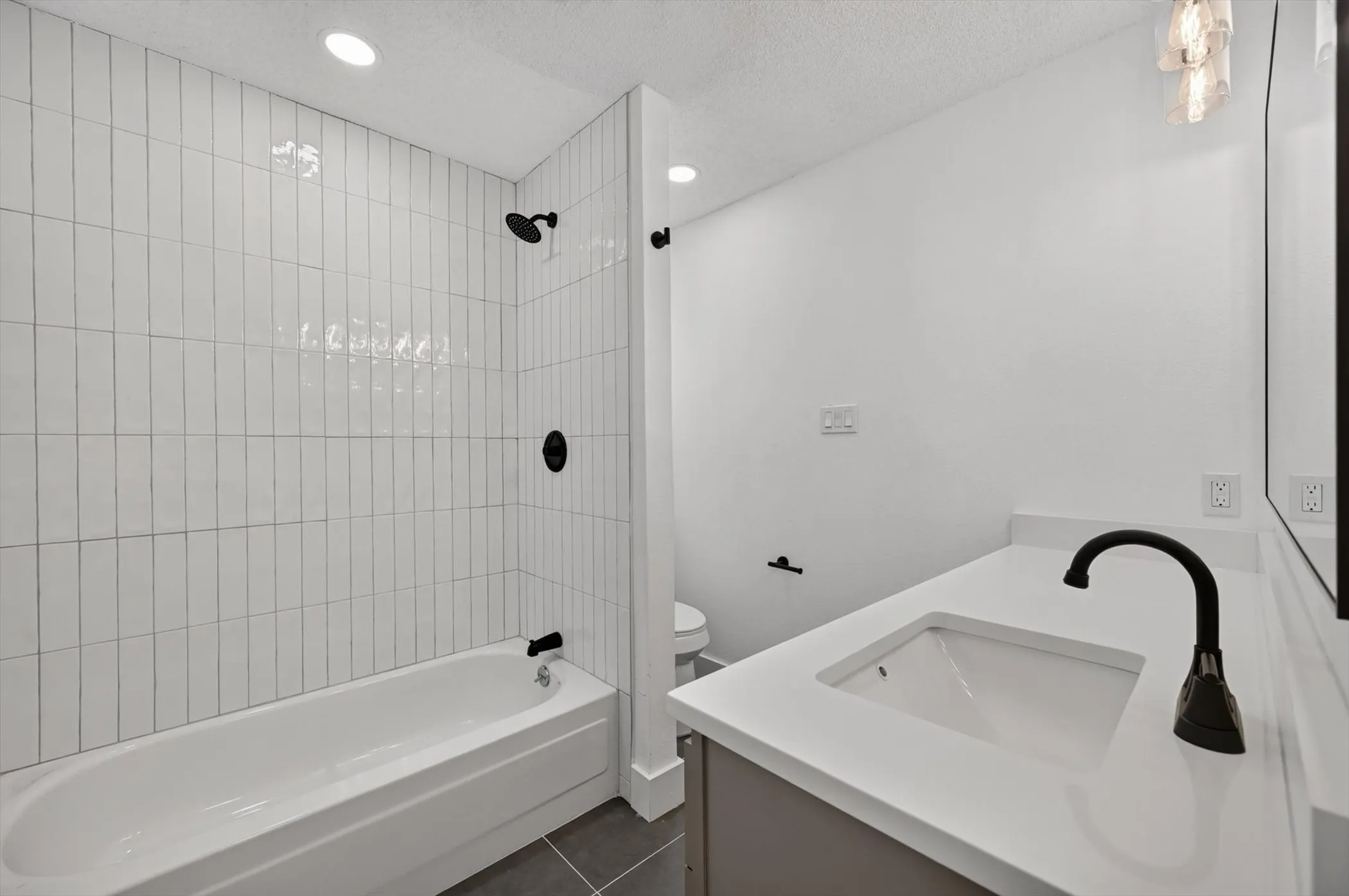 Single Family Residence For Sale in Tarrant County , 6804 Fair Meadows Drive, North Richland Hills, Texas 76182, 3 Bedroom, 2 Bathroom, 2 Garage spaces, 1,586 Sqft, built in 1983, mls#21395613, Real Estate Agent in North Richland Hills, Homes For Sale in Tarrant county, Homes For Sale in North Richland Hills, Realtor in North Richland Hills Texas, Real Estate Brokerage Independent Realty Texas, Luminita Cordes Realtor