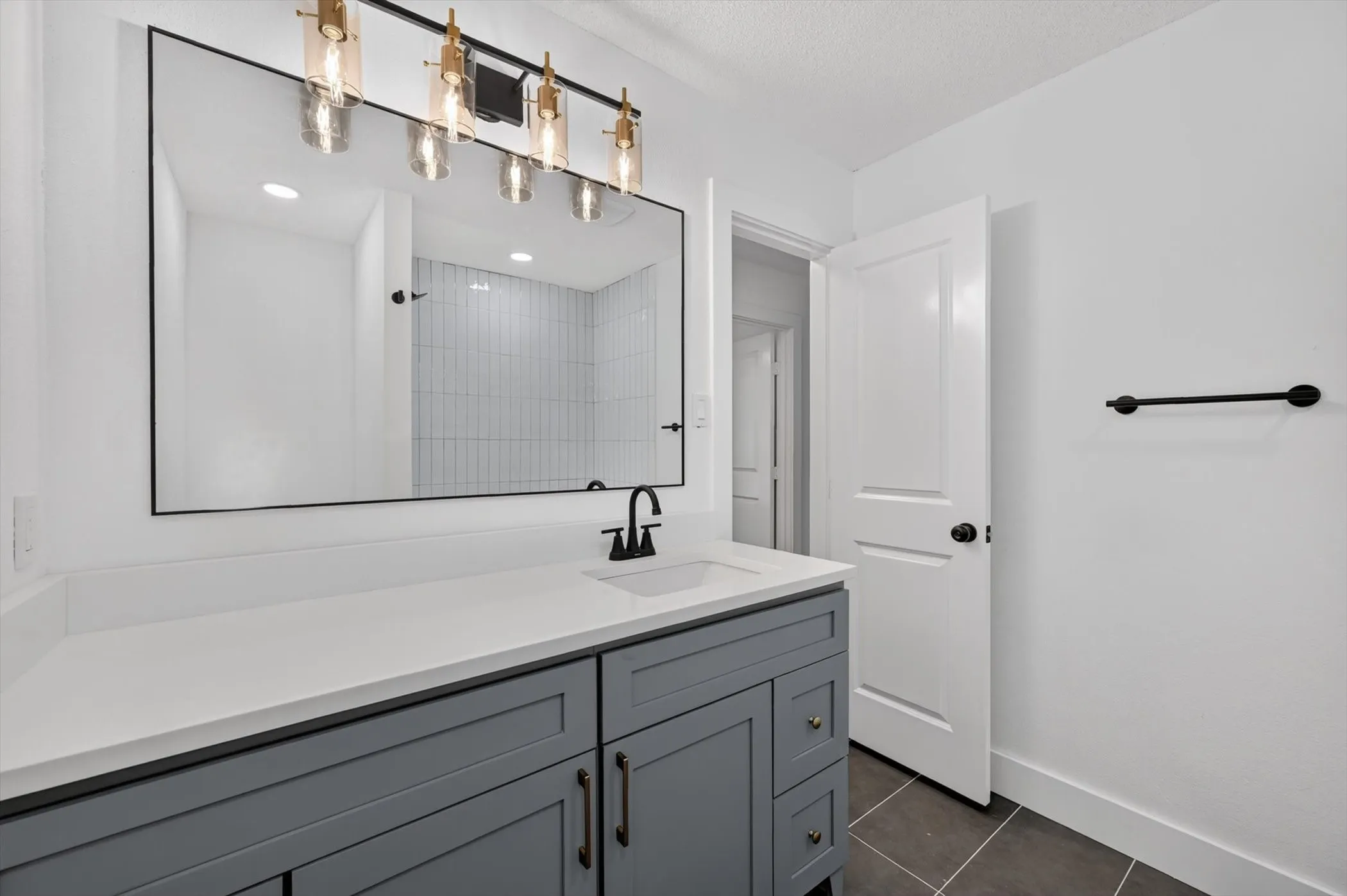 Single Family Residence For Sale in Tarrant County , 6804 Fair Meadows Drive, North Richland Hills, Texas 76182, 3 Bedroom, 2 Bathroom, 2 Garage spaces, 1,586 Sqft, built in 1983, mls#21395613, Real Estate Agent in North Richland Hills, Homes For Sale in Tarrant county, Homes For Sale in North Richland Hills, Realtor in North Richland Hills Texas, Real Estate Brokerage Independent Realty Texas, Luminita Cordes Realtor