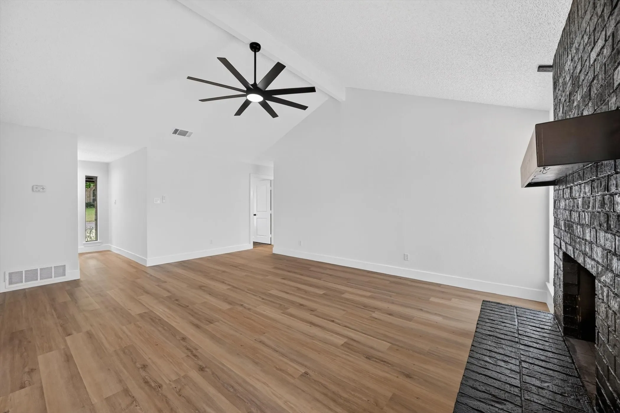 Single Family Residence For Sale in Tarrant County , 6804 Fair Meadows Drive, North Richland Hills, Texas 76182, 3 Bedroom, 2 Bathroom, 2 Garage spaces, 1,586 Sqft, built in 1983, mls#21395613, Real Estate Agent in North Richland Hills, Homes For Sale in Tarrant county, Homes For Sale in North Richland Hills, Realtor in North Richland Hills Texas, Real Estate Brokerage Independent Realty Texas, Luminita Cordes Realtor