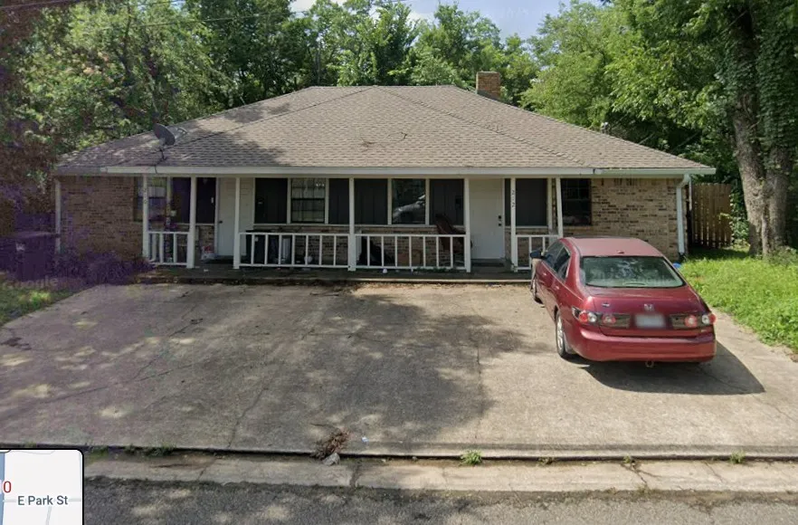Duplex For Rent in Hopkins County , 210 Park Street W, Sulphur Springs, Texas 75482, 2 Bedroom, 1 Bathroom, Garage spaces, 1,944 Sqft, built in 1986, mls#21400187, Real Estate Agent in Sulphur Springs, Homes For Rent in Hopkins county, Homes For Rent in Sulphur Springs, Realtor in Sulphur Springs Texas, Real Estate Brokerage Independent Realty Texas, Luminita Cordes Realtor