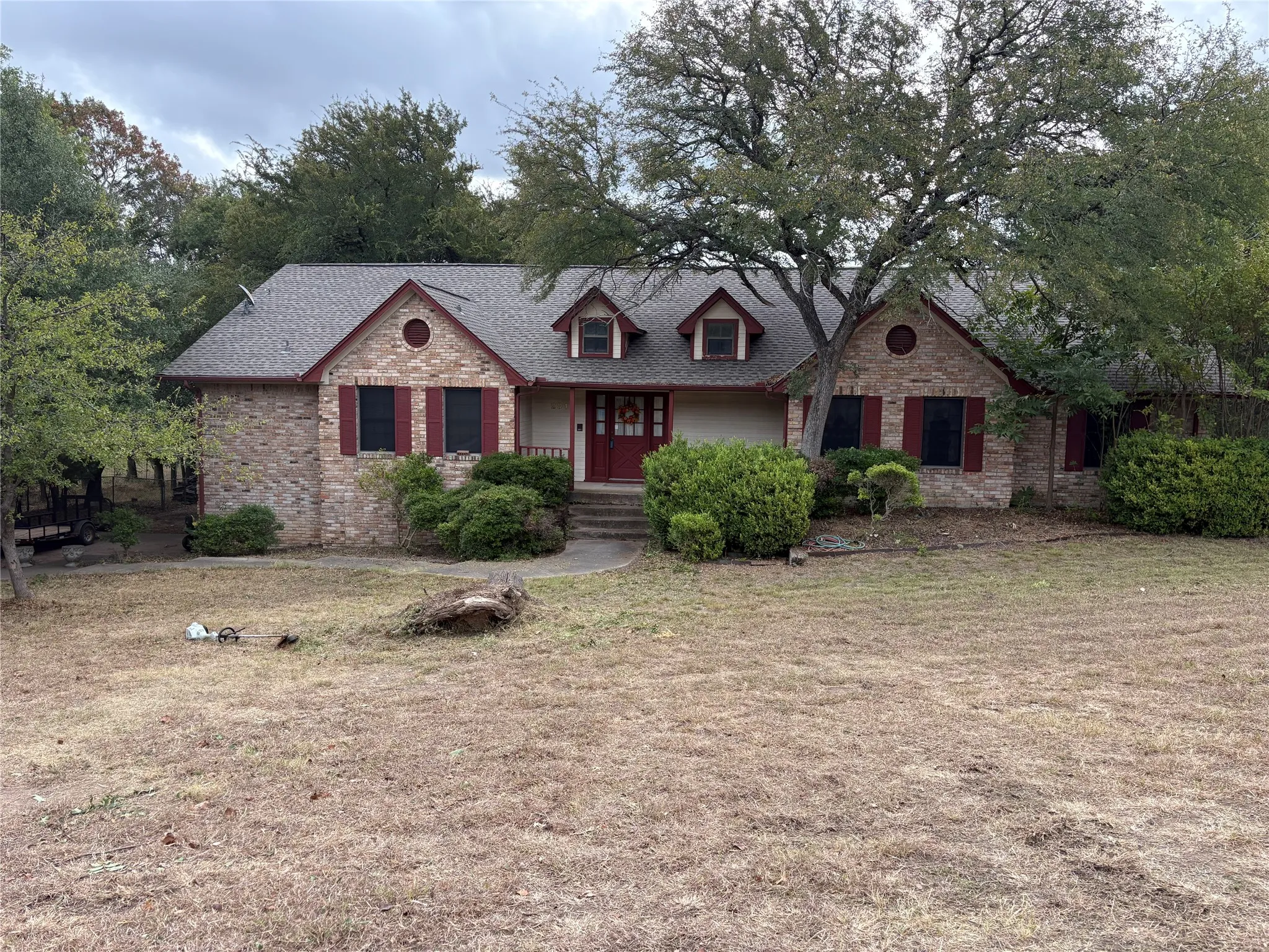 Single Family Residence For Sale in Parker County , 201 Squaw Creek Road, Willow Park, Texas 76087, 3 Bedroom, 3 Bathroom, 2 Garage spaces, 2,306 Sqft, built in 1985, mls#21398286, Real Estate Agent in Willow Park, Homes For Sale in Parker county, Homes For Sale in Willow Park, Realtor in Willow Park Texas, Real Estate Brokerage Independent Realty Texas, Luminita Cordes Realtor