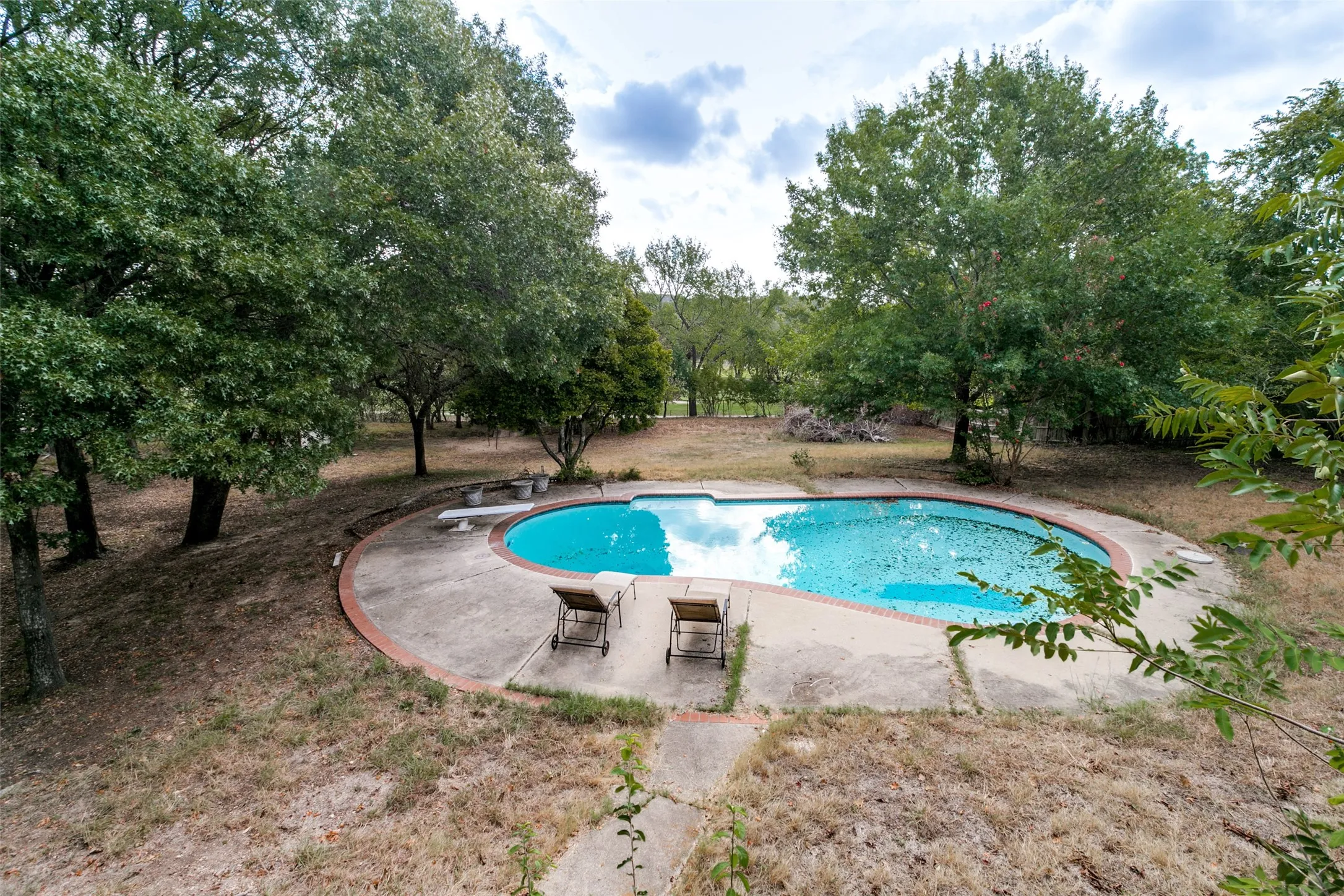 Single Family Residence For Sale in Parker County , 201 Squaw Creek Road, Willow Park, Texas 76087, 3 Bedroom, 3 Bathroom, 2 Garage spaces, 2,306 Sqft, built in 1985, mls#21398286, Real Estate Agent in Willow Park, Homes For Sale in Parker county, Homes For Sale in Willow Park, Realtor in Willow Park Texas, Real Estate Brokerage Independent Realty Texas, Luminita Cordes Realtor