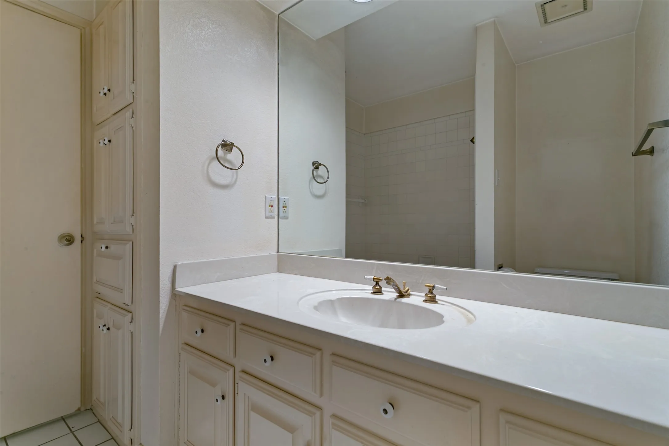 Hallway Bath