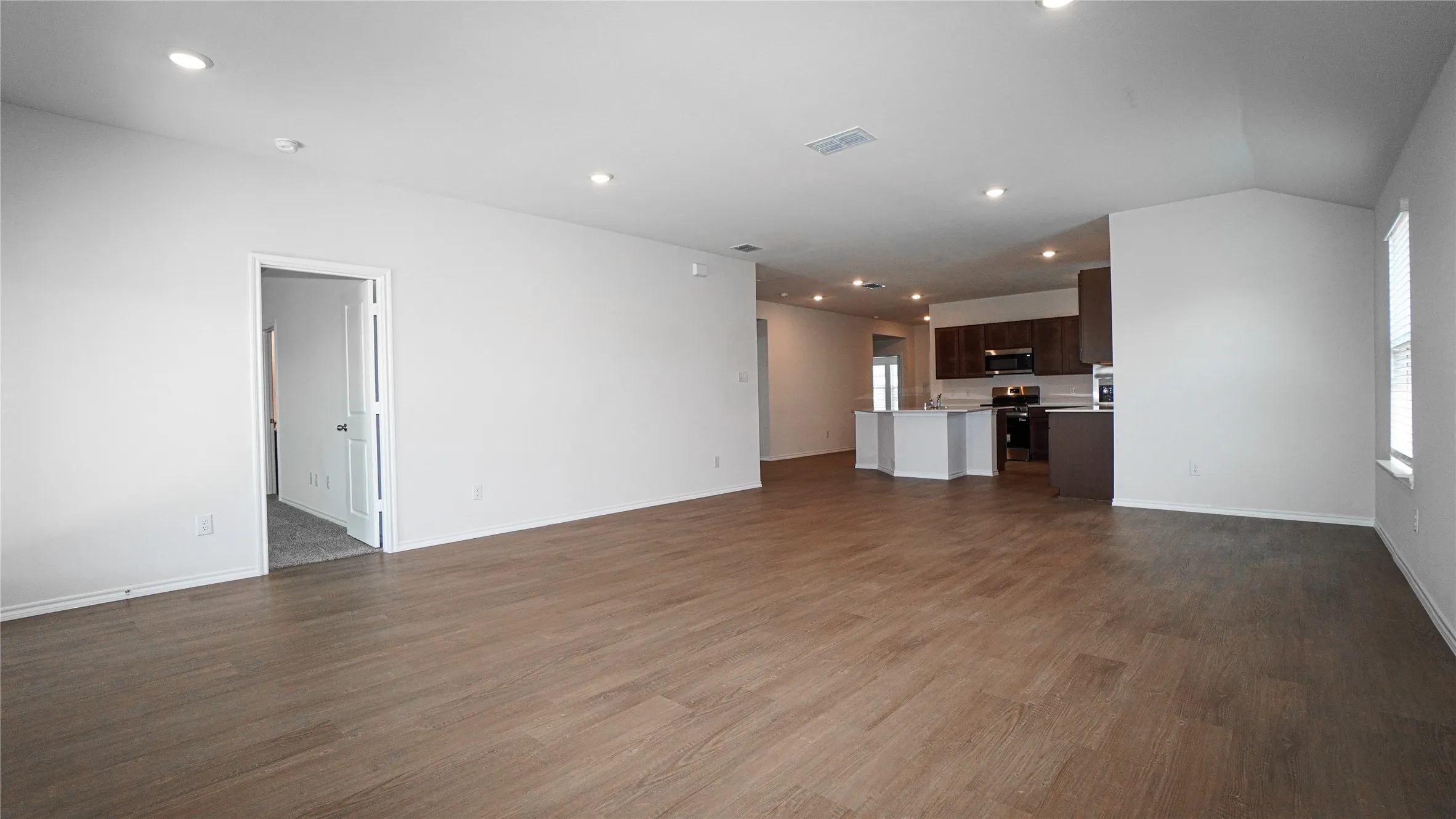 Single Family Residence For Rent in Hunt County , 2900 Lawson Drive, Royse City, Texas 75189, 4 Bedroom, 2 Bathroom, 2 Garage spaces, 2,107 Sqft, built in 2026, mls#21398588, Real Estate Agent in Royse City, Homes For Rent in Hunt county, Homes For Rent in Royse City, Realtor in Royse City Texas, Real Estate Brokerage Independent Realty Texas, Luminita Cordes Realtor