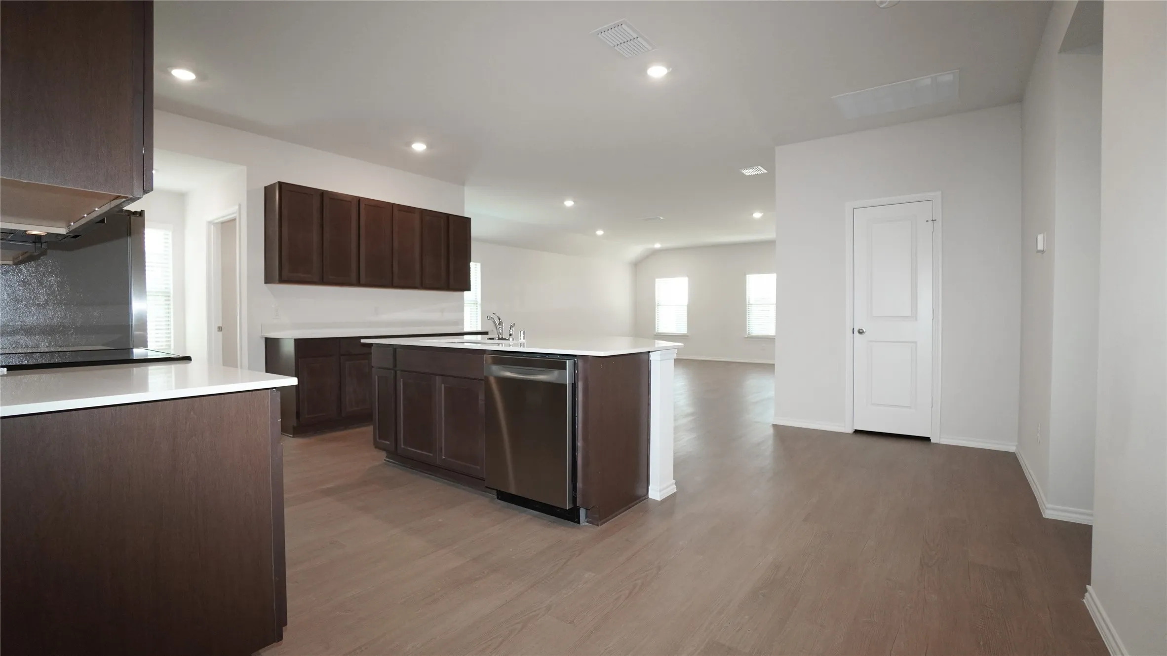 Single Family Residence For Rent in Hunt County , 2900 Lawson Drive, Royse City, Texas 75189, 4 Bedroom, 2 Bathroom, 2 Garage spaces, 2,107 Sqft, built in 2026, mls#21398588, Real Estate Agent in Royse City, Homes For Rent in Hunt county, Homes For Rent in Royse City, Realtor in Royse City Texas, Real Estate Brokerage Independent Realty Texas, Luminita Cordes Realtor