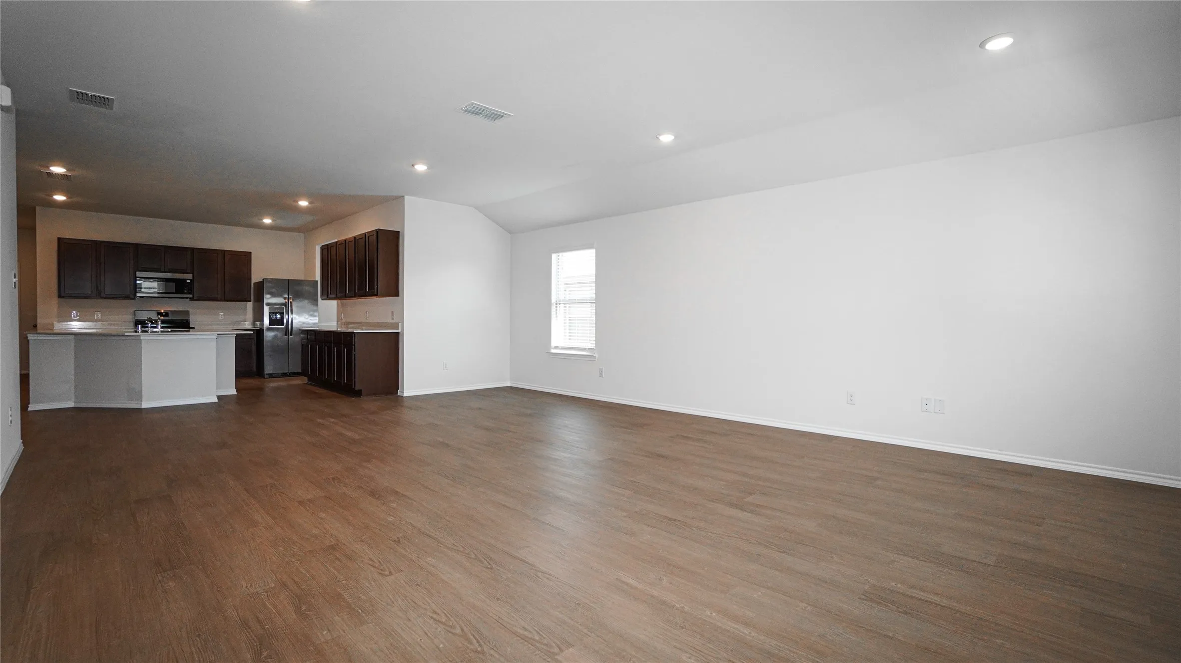 Single Family Residence For Rent in Hunt County , 2900 Lawson Drive, Royse City, Texas 75189, 4 Bedroom, 2 Bathroom, 2 Garage spaces, 2,107 Sqft, built in 2026, mls#21398588, Real Estate Agent in Royse City, Homes For Rent in Hunt county, Homes For Rent in Royse City, Realtor in Royse City Texas, Real Estate Brokerage Independent Realty Texas, Luminita Cordes Realtor