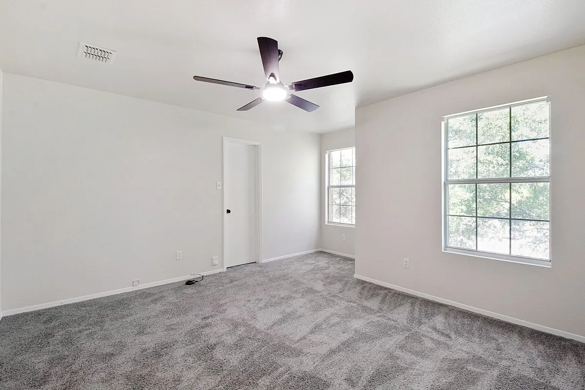 Textured carpeting