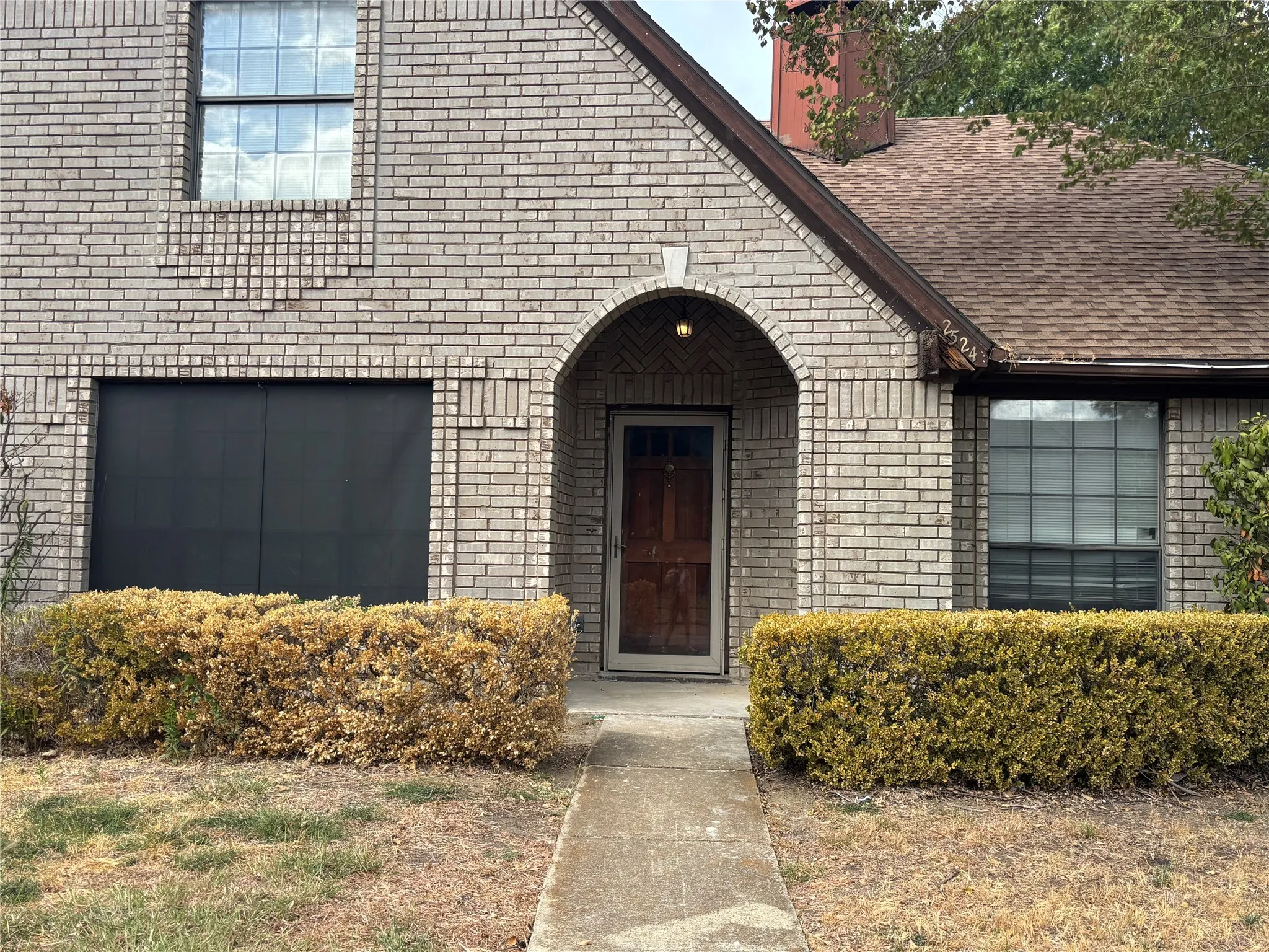 Single Family Residence For Sale in Dallas County , 2524 Heatherdale Drive, Mesquite, Texas 75150, 3 Bedroom, 3 Bathroom, 2 Garage spaces, 2,142 Sqft, built in 1987, mls#21400221, Real Estate Agent in Mesquite, Homes For Sale in Dallas county, Homes For Sale in Mesquite, Realtor in Mesquite Texas, Real Estate Brokerage Independent Realty Texas, Luminita Cordes Realtor