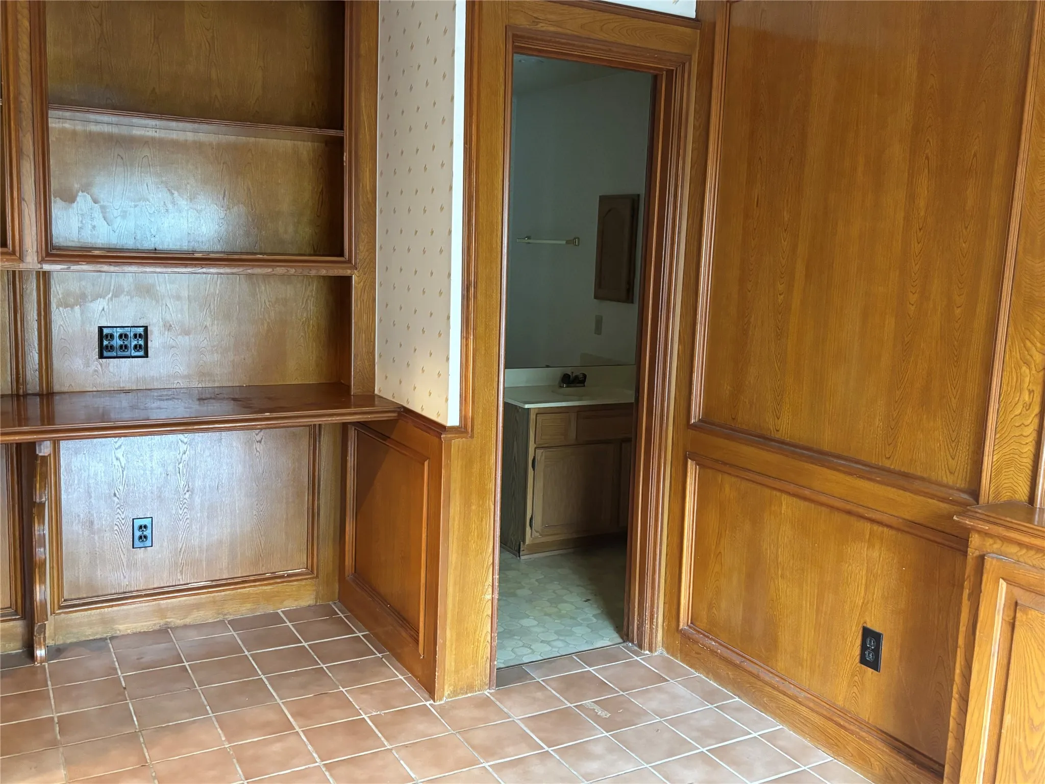 Single Family Residence For Sale in Dallas County , 2524 Heatherdale Drive, Mesquite, Texas 75150, 3 Bedroom, 3 Bathroom, 2 Garage spaces, 2,142 Sqft, built in 1987, mls#21400221, Real Estate Agent in Mesquite, Homes For Sale in Dallas county, Homes For Sale in Mesquite, Realtor in Mesquite Texas, Real Estate Brokerage Independent Realty Texas, Luminita Cordes Realtor