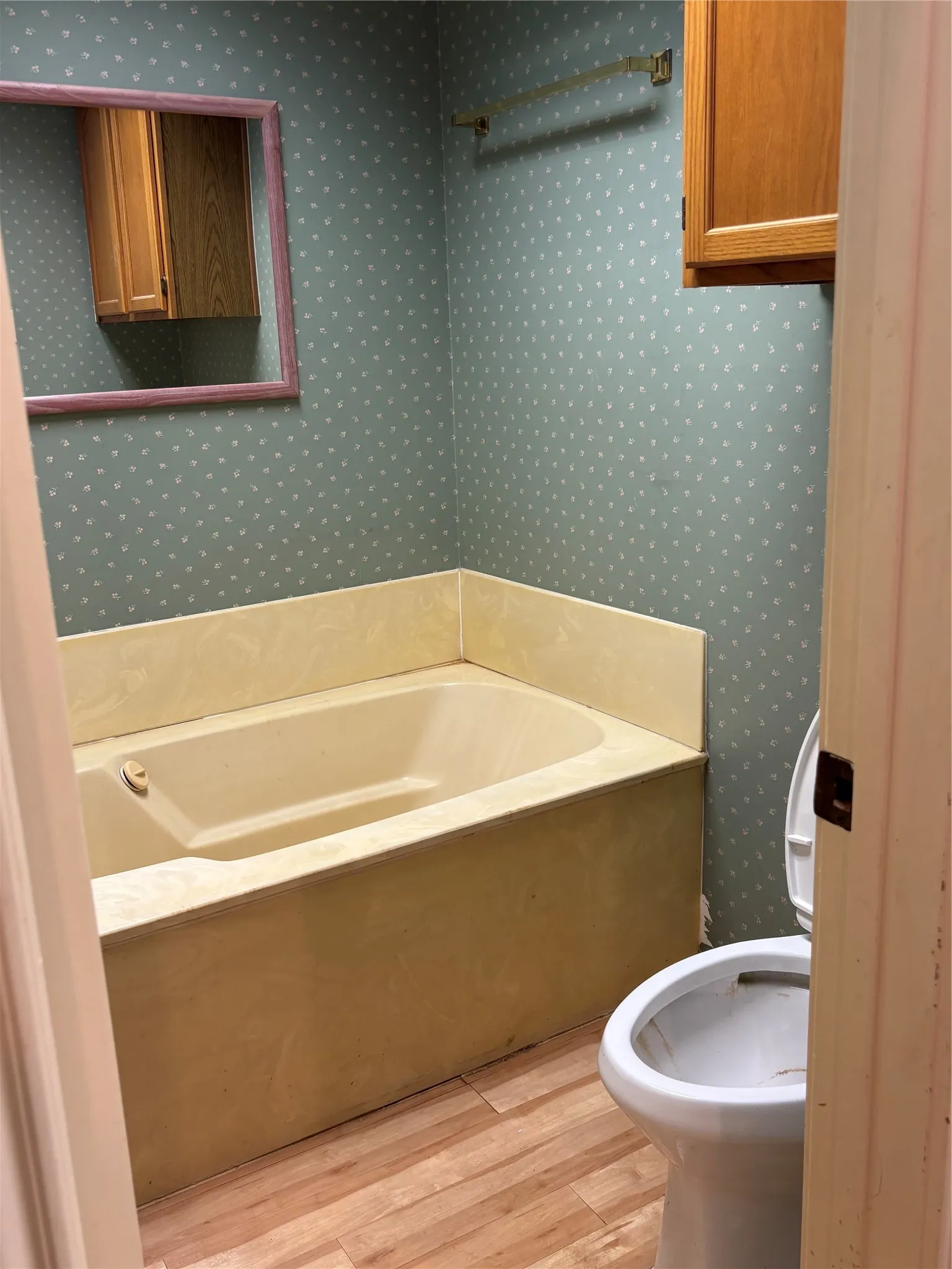 Single Family Residence For Sale in Dallas County , 2524 Heatherdale Drive, Mesquite, Texas 75150, 3 Bedroom, 3 Bathroom, 2 Garage spaces, 2,142 Sqft, built in 1987, mls#21400221, Real Estate Agent in Mesquite, Homes For Sale in Dallas county, Homes For Sale in Mesquite, Realtor in Mesquite Texas, Real Estate Brokerage Independent Realty Texas, Luminita Cordes Realtor