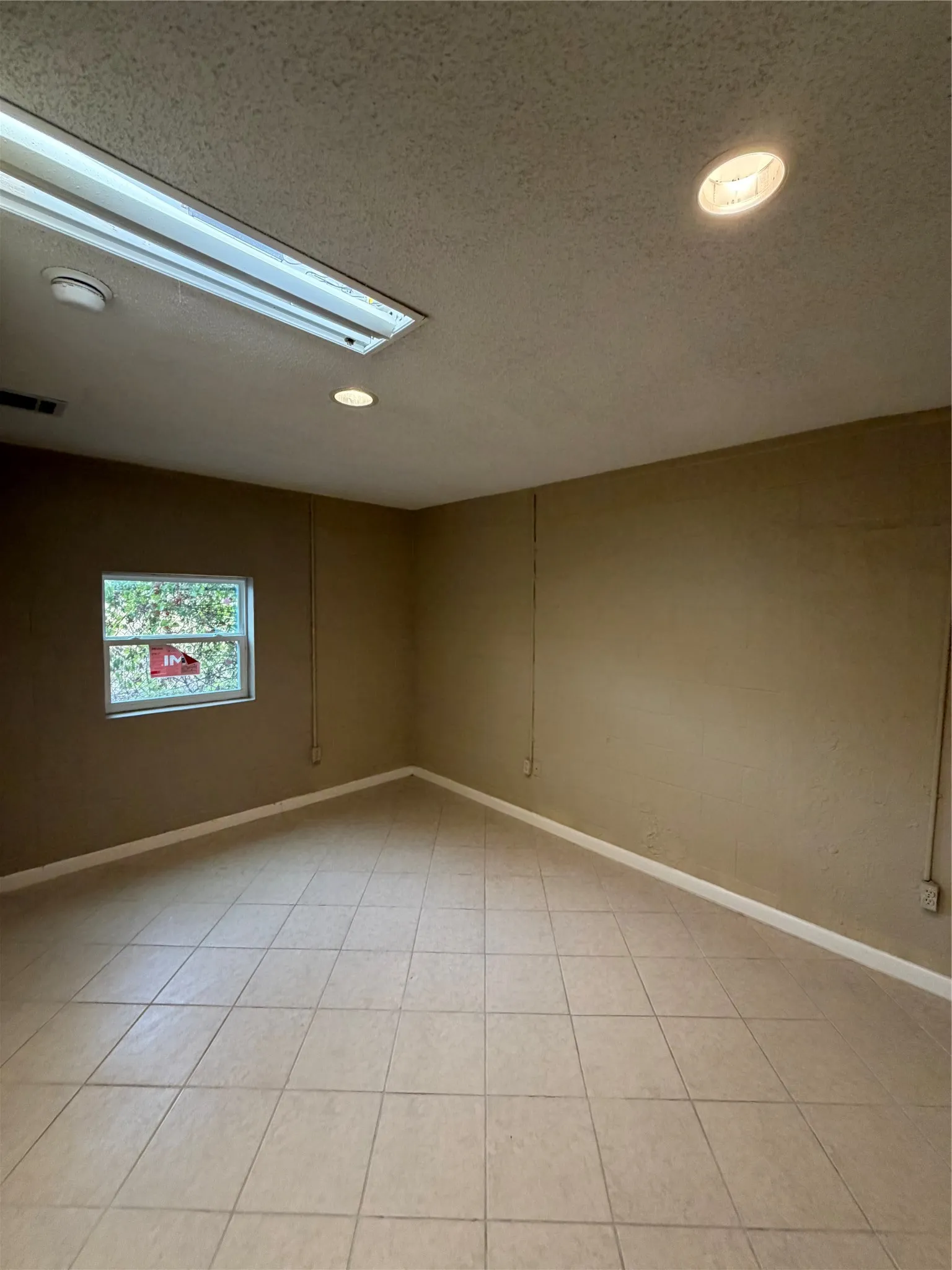 Single Family Residence For Rent in Dallas County , 3727 Jackson Street, Irving, Texas 75061, 2 Bedroom, 1 Bathroom, Garage spaces, 1,648 Sqft, built in 1963, mls#21400214, Real Estate Agent in Irving, Homes For Rent in Dallas county, Homes For Rent in Irving, Realtor in Irving Texas, Real Estate Brokerage Independent Realty Texas, Luminita Cordes Realtor