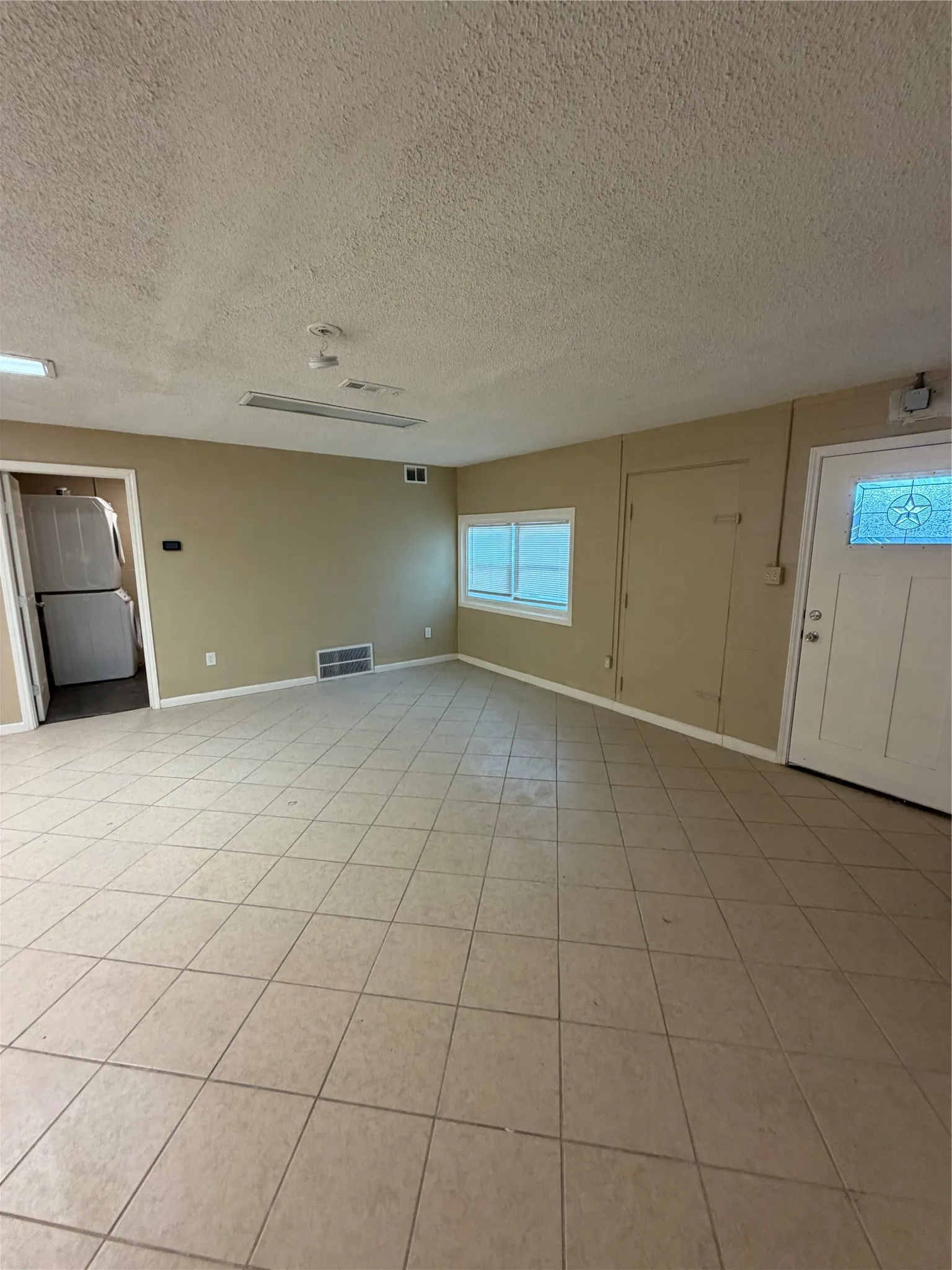 Single Family Residence For Rent in Dallas County , 3727 Jackson Street, Irving, Texas 75061, 2 Bedroom, 1 Bathroom, Garage spaces, 1,648 Sqft, built in 1963, mls#21400214, Real Estate Agent in Irving, Homes For Rent in Dallas county, Homes For Rent in Irving, Realtor in Irving Texas, Real Estate Brokerage Independent Realty Texas, Luminita Cordes Realtor