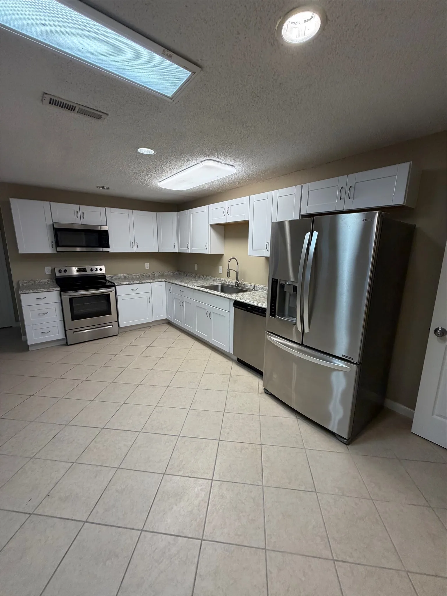 Single Family Residence For Rent in Dallas County , 3727 Jackson Street, Irving, Texas 75061, 2 Bedroom, 1 Bathroom, Garage spaces, 1,648 Sqft, built in 1963, mls#21400214, Real Estate Agent in Irving, Homes For Rent in Dallas county, Homes For Rent in Irving, Realtor in Irving Texas, Real Estate Brokerage Independent Realty Texas, Luminita Cordes Realtor
