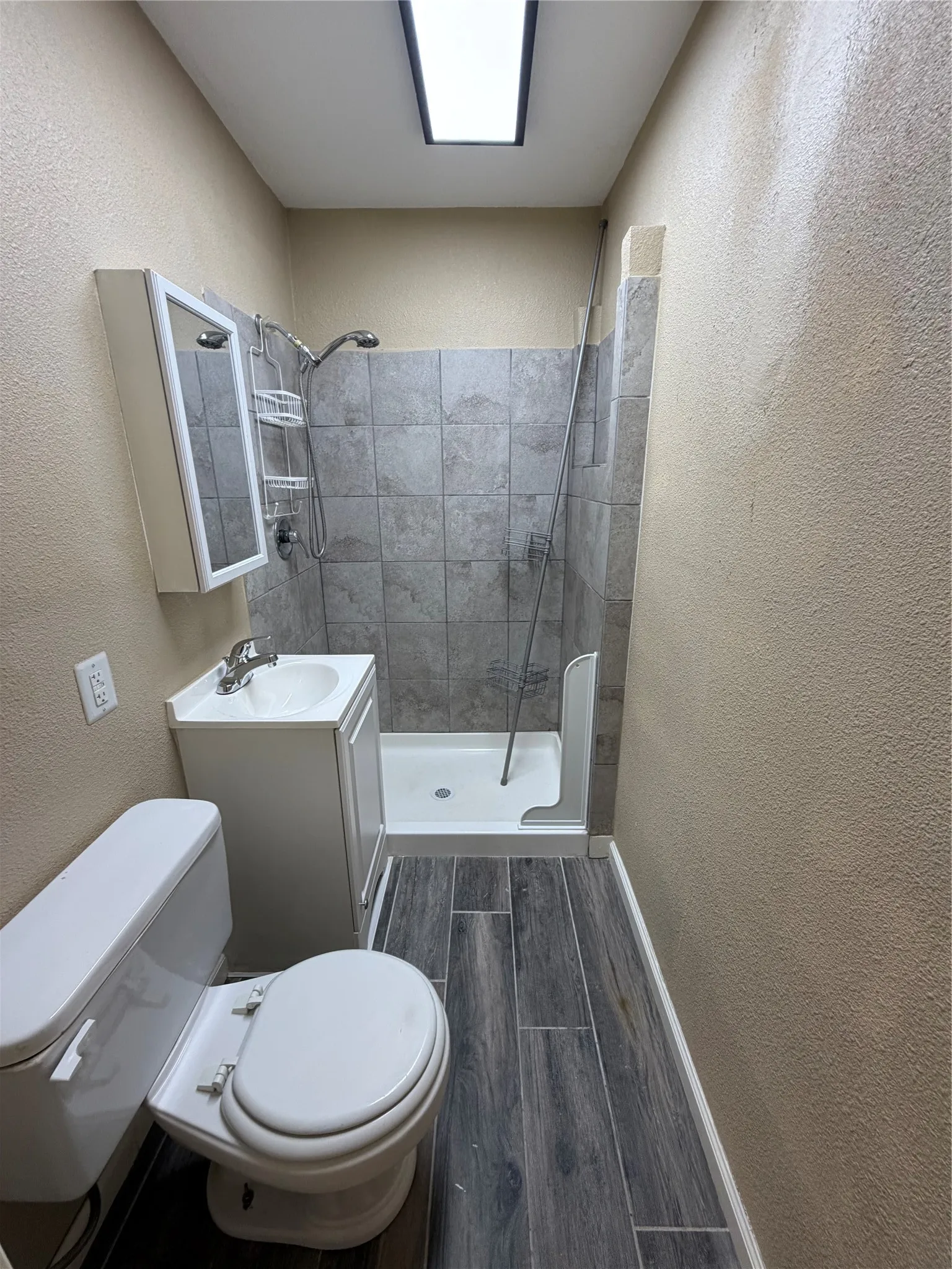 Single Family Residence For Rent in Dallas County , 3727 Jackson Street, Irving, Texas 75061, 2 Bedroom, 1 Bathroom, Garage spaces, 1,648 Sqft, built in 1963, mls#21400214, Real Estate Agent in Irving, Homes For Rent in Dallas county, Homes For Rent in Irving, Realtor in Irving Texas, Real Estate Brokerage Independent Realty Texas, Luminita Cordes Realtor