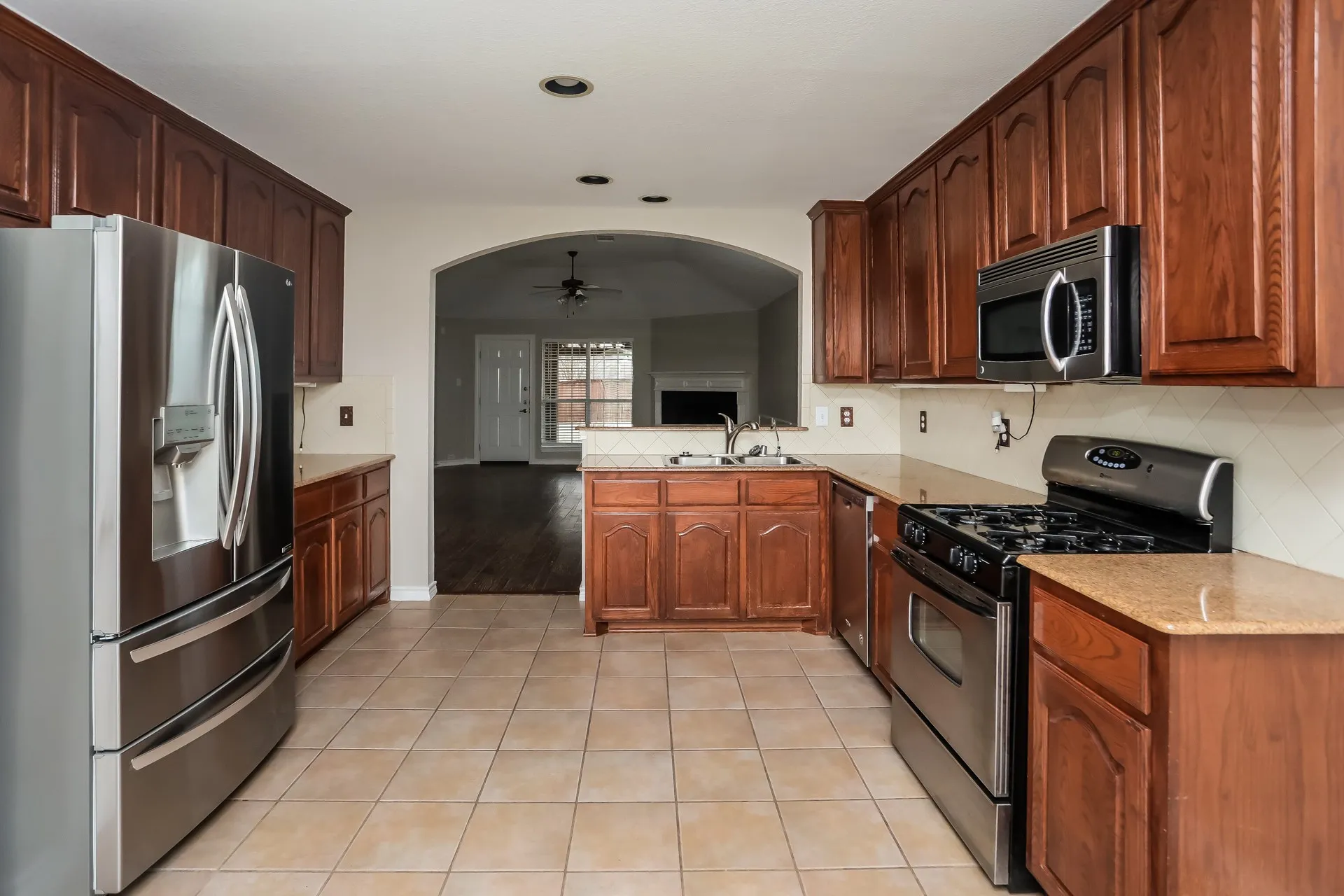 Single Family Residence For Rent in Kaufman County , 1521 Vista Ridge Drive, Forney, Texas 75126, 3 Bedroom, 2 Bathroom, 2 Garage spaces, 1,664 Sqft, built in 2005, mls#21400227, Real Estate Agent in Forney, Homes For Rent in Kaufman county, Homes For Rent in Forney, Realtor in Forney Texas, Real Estate Brokerage Independent Realty Texas, Luminita Cordes Realtor