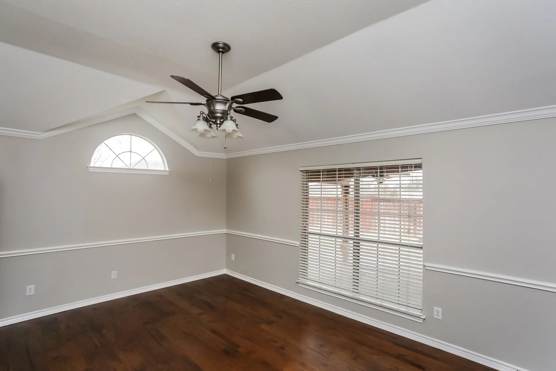 Single Family Residence For Rent in Kaufman County , 1521 Vista Ridge Drive, Forney, Texas 75126, 3 Bedroom, 2 Bathroom, 2 Garage spaces, 1,664 Sqft, built in 2005, mls#21400227, Real Estate Agent in Forney, Homes For Rent in Kaufman county, Homes For Rent in Forney, Realtor in Forney Texas, Real Estate Brokerage Independent Realty Texas, Luminita Cordes Realtor